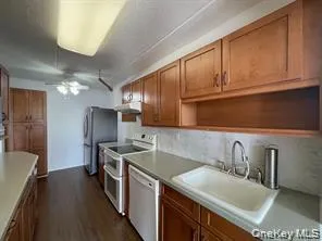 35 Park Avenue, Ramapo, NY, 1 Bedroom Bedrooms, 2 Rooms Rooms,1 BathroomBathrooms,Residential Lease,For Rent,Park,0,1021849 35 Park Avenue, Ramapo, NY, 1 Bedroom Bedrooms, 2 Rooms Rooms,1 BathroomBathrooms,Residential Lease,For Rent,Park,0,1021849