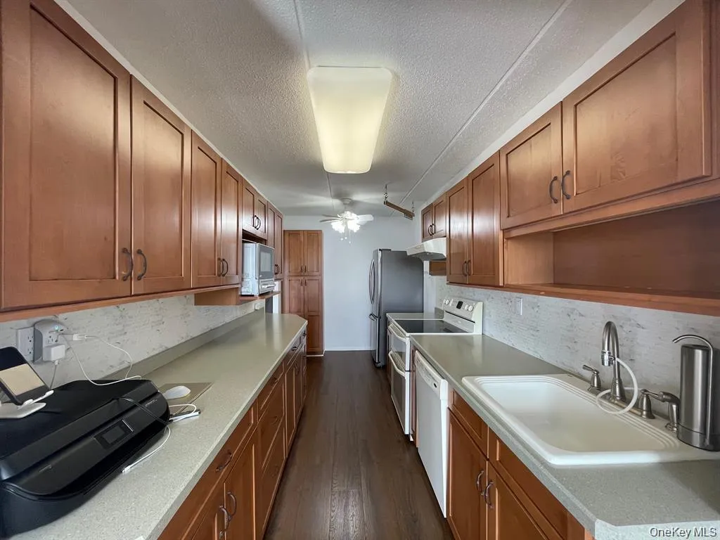 35 Park Avenue, Ramapo, NY, 1 Bedroom Bedrooms, 2 Rooms Rooms,1 BathroomBathrooms,Residential Lease,For Rent,Park,0,1021849 35 Park Avenue, Ramapo, NY, 1 Bedroom Bedrooms, 2 Rooms Rooms,1 BathroomBathrooms,Residential Lease,For Rent,Park,0,1021849