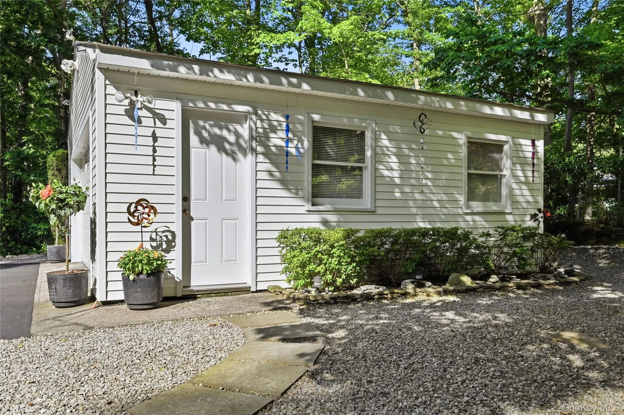 25 Valley Circle, Brookhaven, NY, 1 Bedroom Bedrooms, 5 Rooms Rooms,1 BathroomBathrooms,Residential,For Rent,Valley,0,1021850 25 Valley Circle, Brookhaven, NY, 1 Bedroom Bedrooms, 5 Rooms Rooms,1 BathroomBathrooms,Residential,For Rent,Valley,0,1021850