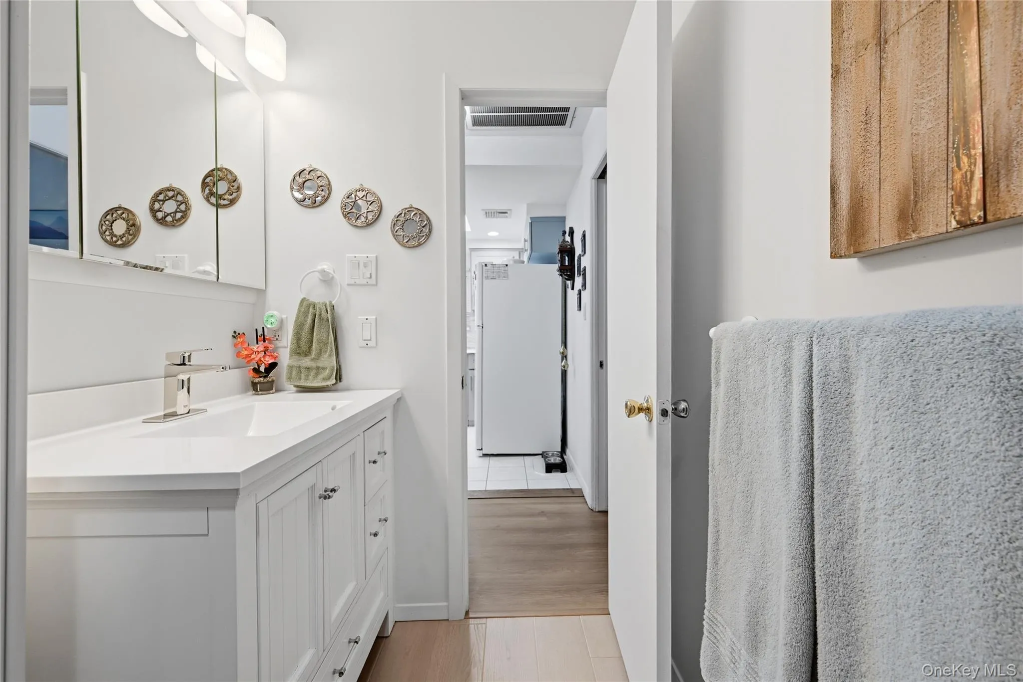25 Valley Circle, Brookhaven, NY, 1 Bedroom Bedrooms, 5 Rooms Rooms,1 BathroomBathrooms,Residential,For Rent,Valley,0,1021850 25 Valley Circle, Brookhaven, NY, 1 Bedroom Bedrooms, 5 Rooms Rooms,1 BathroomBathrooms,Residential,For Rent,Valley,0,1021850