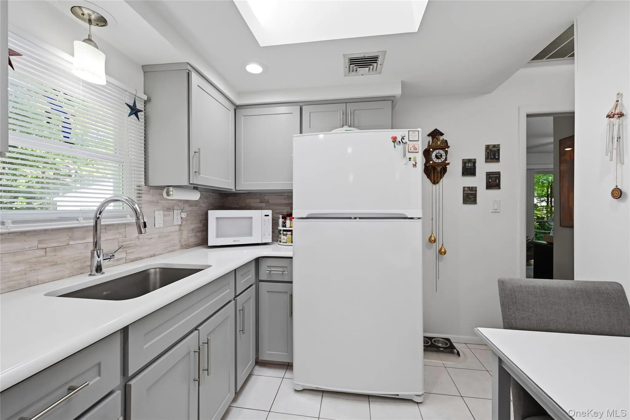 25 Valley Circle, Brookhaven, NY, 1 Bedroom Bedrooms, 5 Rooms Rooms,1 BathroomBathrooms,Residential,For Rent,Valley,0,1021850 25 Valley Circle, Brookhaven, NY, 1 Bedroom Bedrooms, 5 Rooms Rooms,1 BathroomBathrooms,Residential,For Rent,Valley,0,1021850