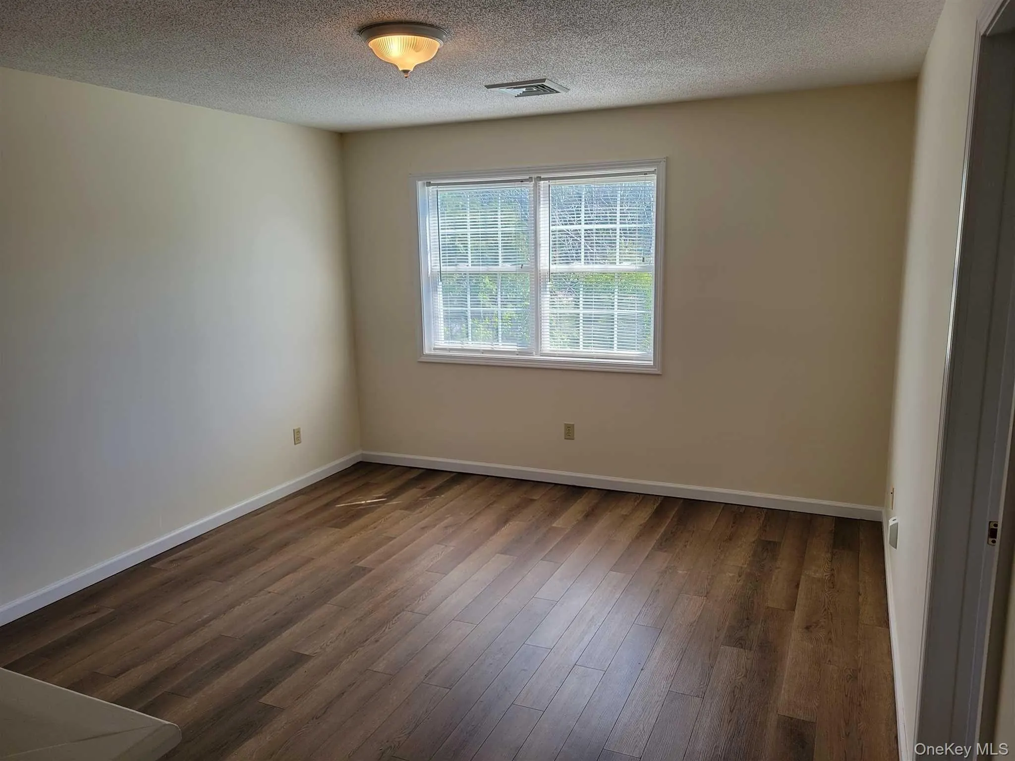 88 TIVOLI Gardens, Red Hook, NY, 1 Bedroom Bedrooms, 3 Rooms Rooms,1 BathroomBathrooms,Residential Lease,For Rent,TIVOLI,0,1021853 88 TIVOLI Gardens, Red Hook, NY, 1 Bedroom Bedrooms, 3 Rooms Rooms,1 BathroomBathrooms,Residential Lease,For Rent,TIVOLI,0,1021853