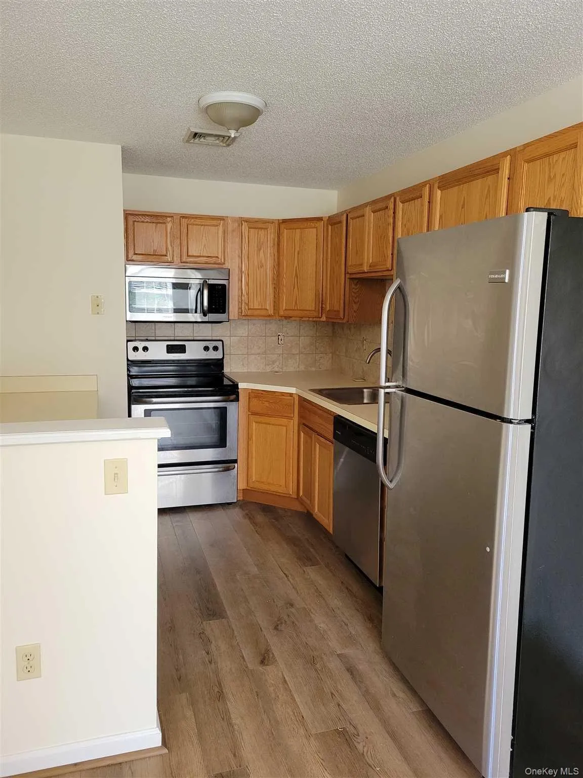 88 TIVOLI Gardens, Red Hook, NY, 1 Bedroom Bedrooms, 3 Rooms Rooms,1 BathroomBathrooms,Residential Lease,For Rent,TIVOLI,0,1021853 88 TIVOLI Gardens, Red Hook, NY, 1 Bedroom Bedrooms, 3 Rooms Rooms,1 BathroomBathrooms,Residential Lease,For Rent,TIVOLI,0,1021853
