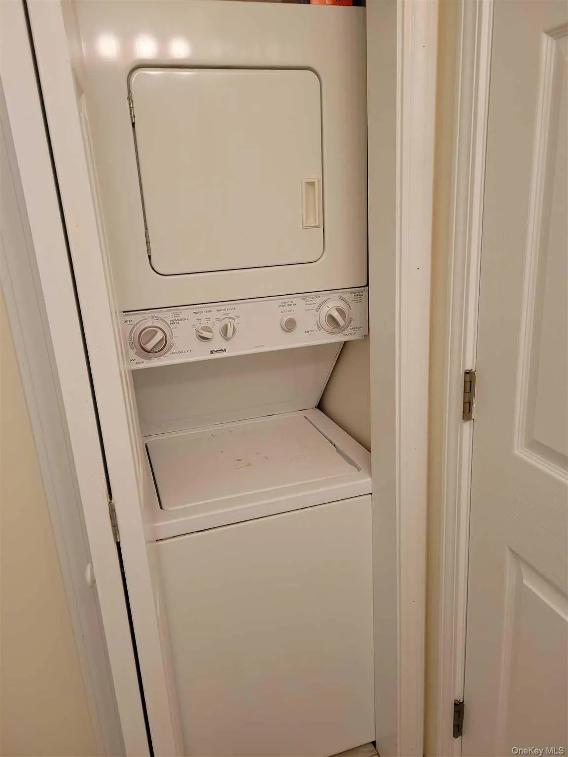 88 TIVOLI Gardens, Red Hook, NY, 1 Bedroom Bedrooms, 3 Rooms Rooms,1 BathroomBathrooms,Residential Lease,For Rent,TIVOLI,0,1021853 88 TIVOLI Gardens, Red Hook, NY, 1 Bedroom Bedrooms, 3 Rooms Rooms,1 BathroomBathrooms,Residential Lease,For Rent,TIVOLI,0,1021853