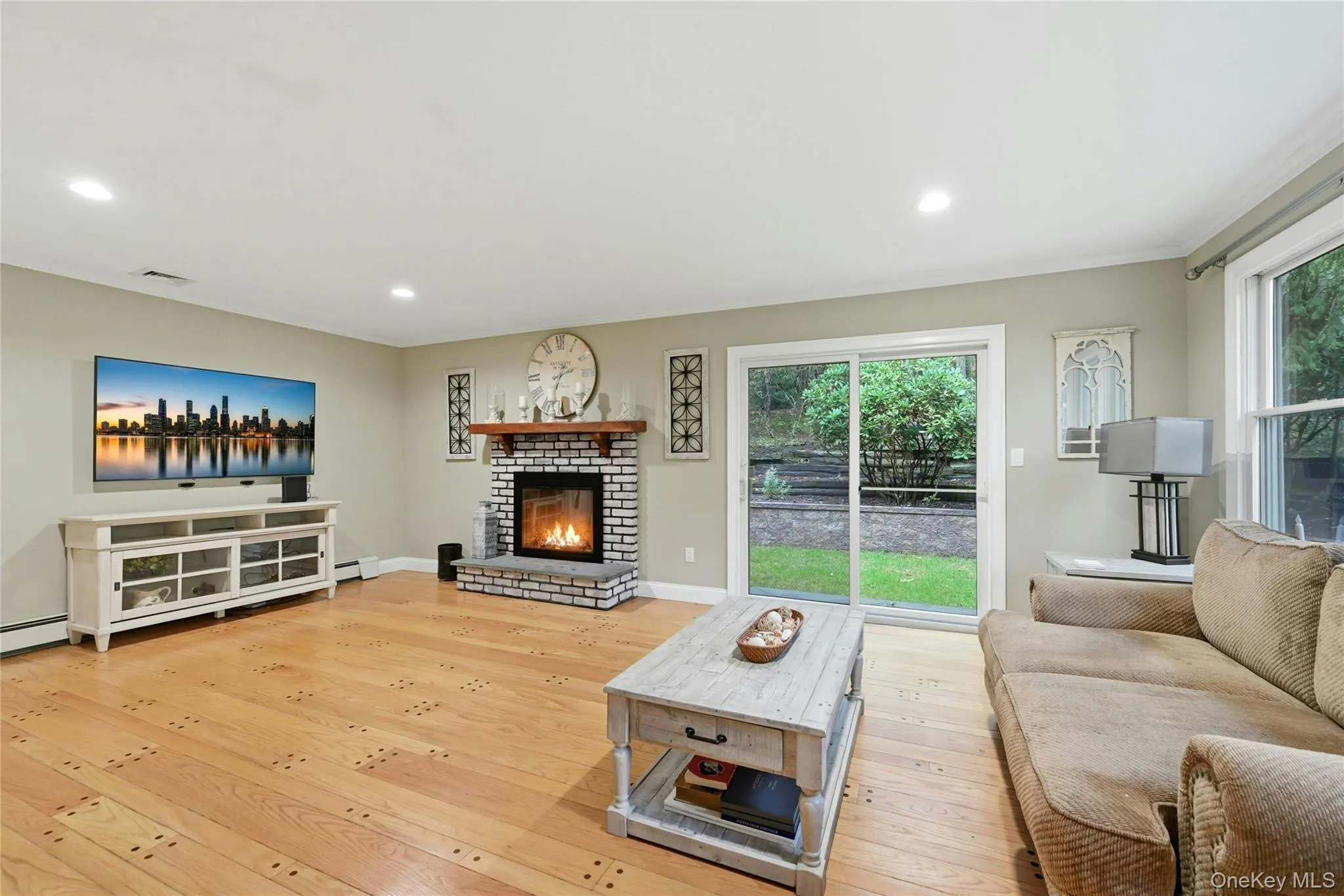 135 Oakwood Road, Brookhaven, NY, 4 Bedrooms Bedrooms, 10 Rooms Rooms,3 BathroomsBathrooms,Residential,For Rent,Oakwood,0,1021854 135 Oakwood Road, Brookhaven, NY, 4 Bedrooms Bedrooms, 10 Rooms Rooms,3 BathroomsBathrooms,Residential,For Rent,Oakwood,0,1021854