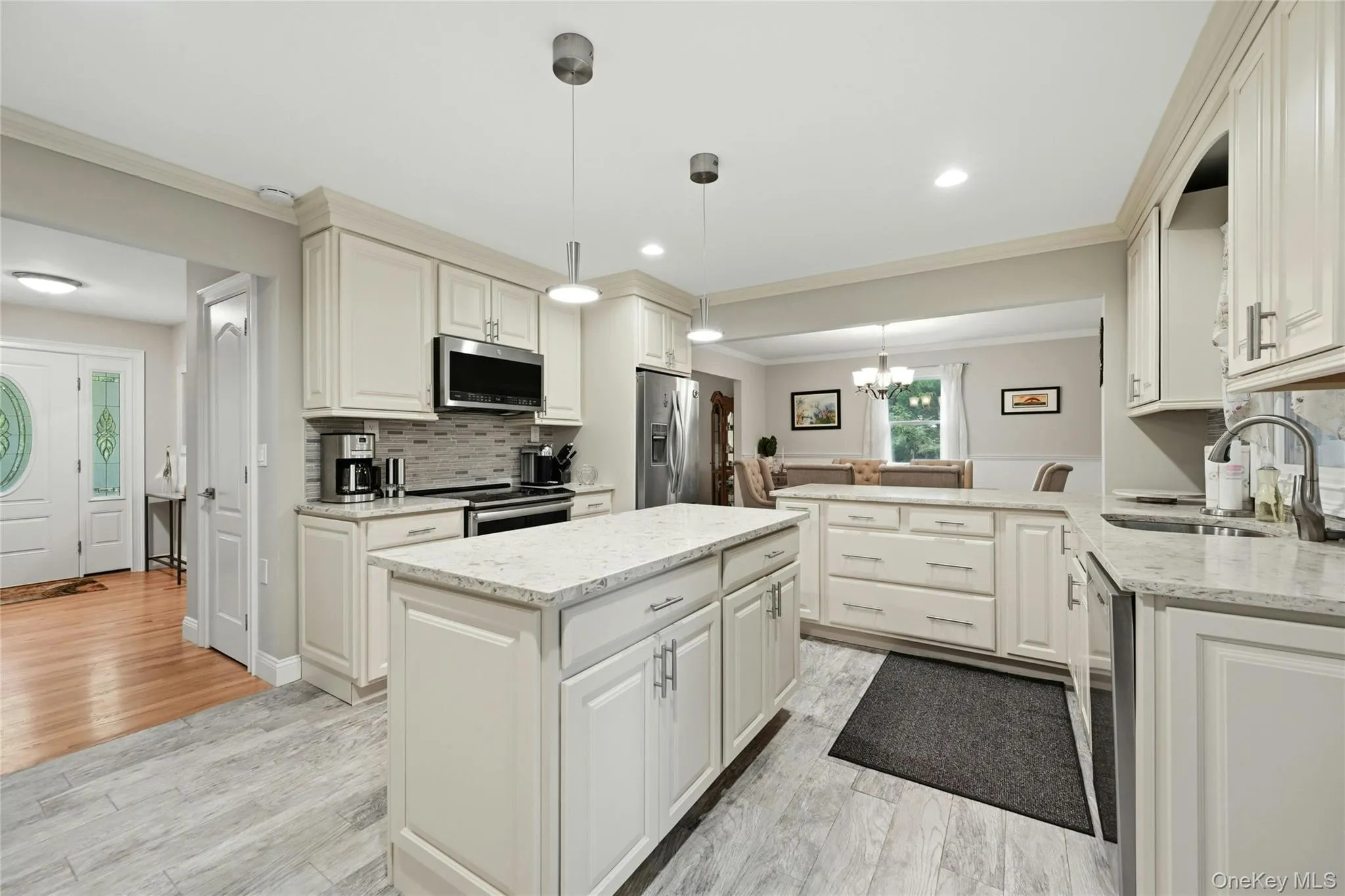 135 Oakwood Road, Brookhaven, NY, 4 Bedrooms Bedrooms, 10 Rooms Rooms,3 BathroomsBathrooms,Residential,For Rent,Oakwood,0,1021854 135 Oakwood Road, Brookhaven, NY, 4 Bedrooms Bedrooms, 10 Rooms Rooms,3 BathroomsBathrooms,Residential,For Rent,Oakwood,0,1021854