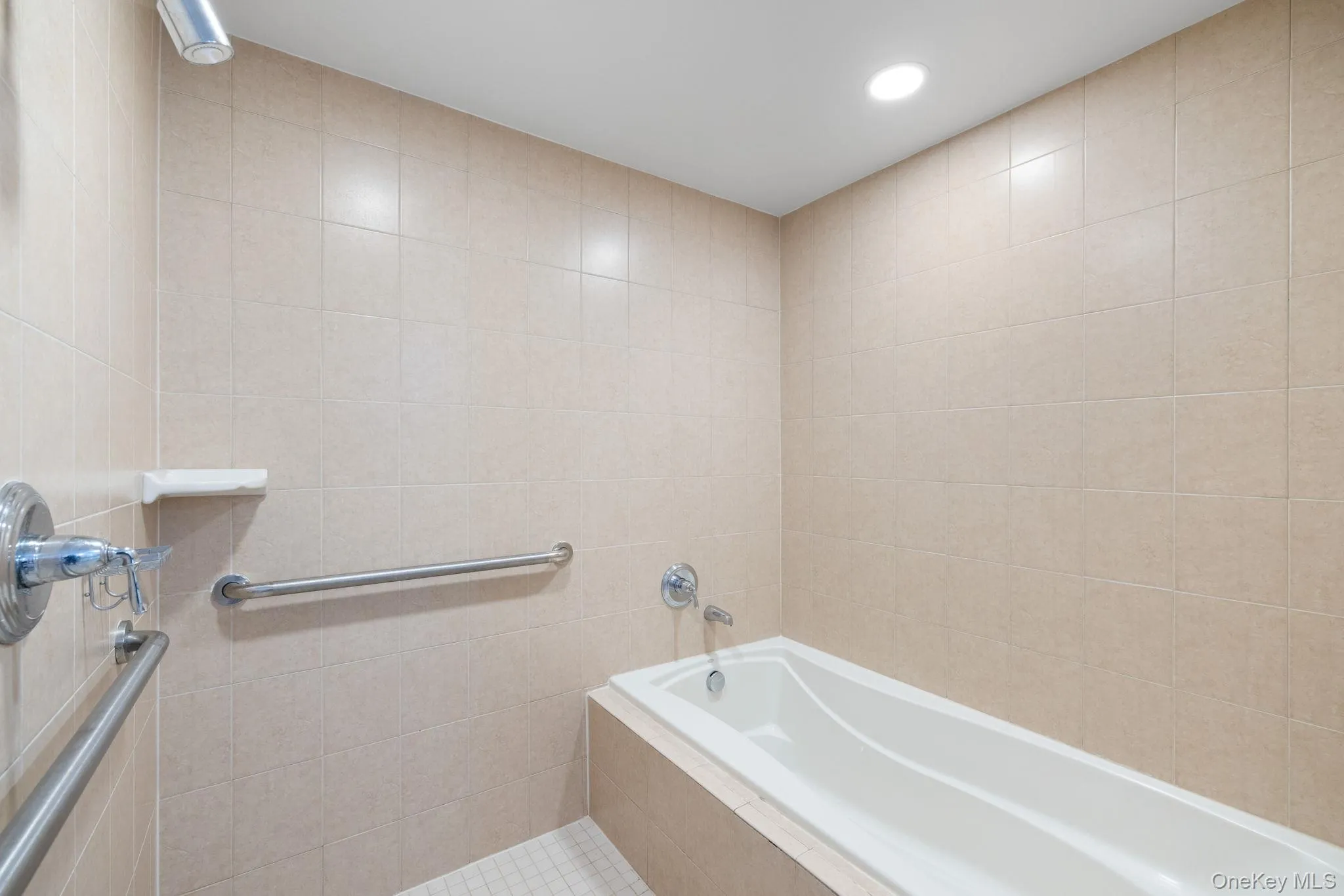 1321 Round Pointe Drive, Haverstraw, NY, 1 Bedroom Bedrooms, 5 Rooms Rooms,1 BathroomBathrooms,Residential,For Rent,Round Pointe,0,1021865 1321 Round Pointe Drive, Haverstraw, NY, 1 Bedroom Bedrooms, 5 Rooms Rooms,1 BathroomBathrooms,Residential,For Rent,Round Pointe,0,1021865
