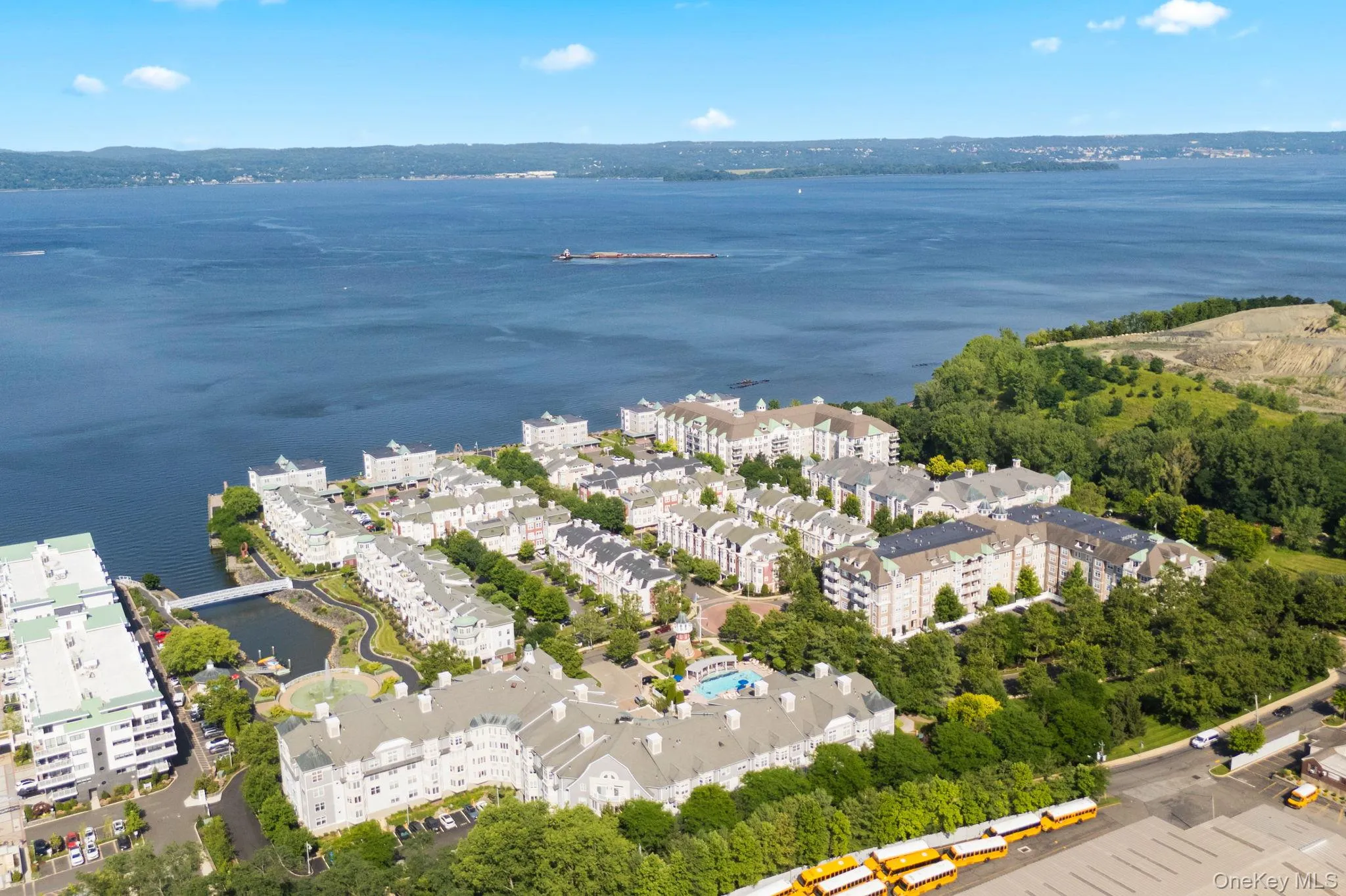 1321 Round Pointe Drive, Haverstraw, NY, 1 Bedroom Bedrooms, 5 Rooms Rooms,1 BathroomBathrooms,Residential,For Rent,Round Pointe,0,1021865 1321 Round Pointe Drive, Haverstraw, NY, 1 Bedroom Bedrooms, 5 Rooms Rooms,1 BathroomBathrooms,Residential,For Rent,Round Pointe,0,1021865