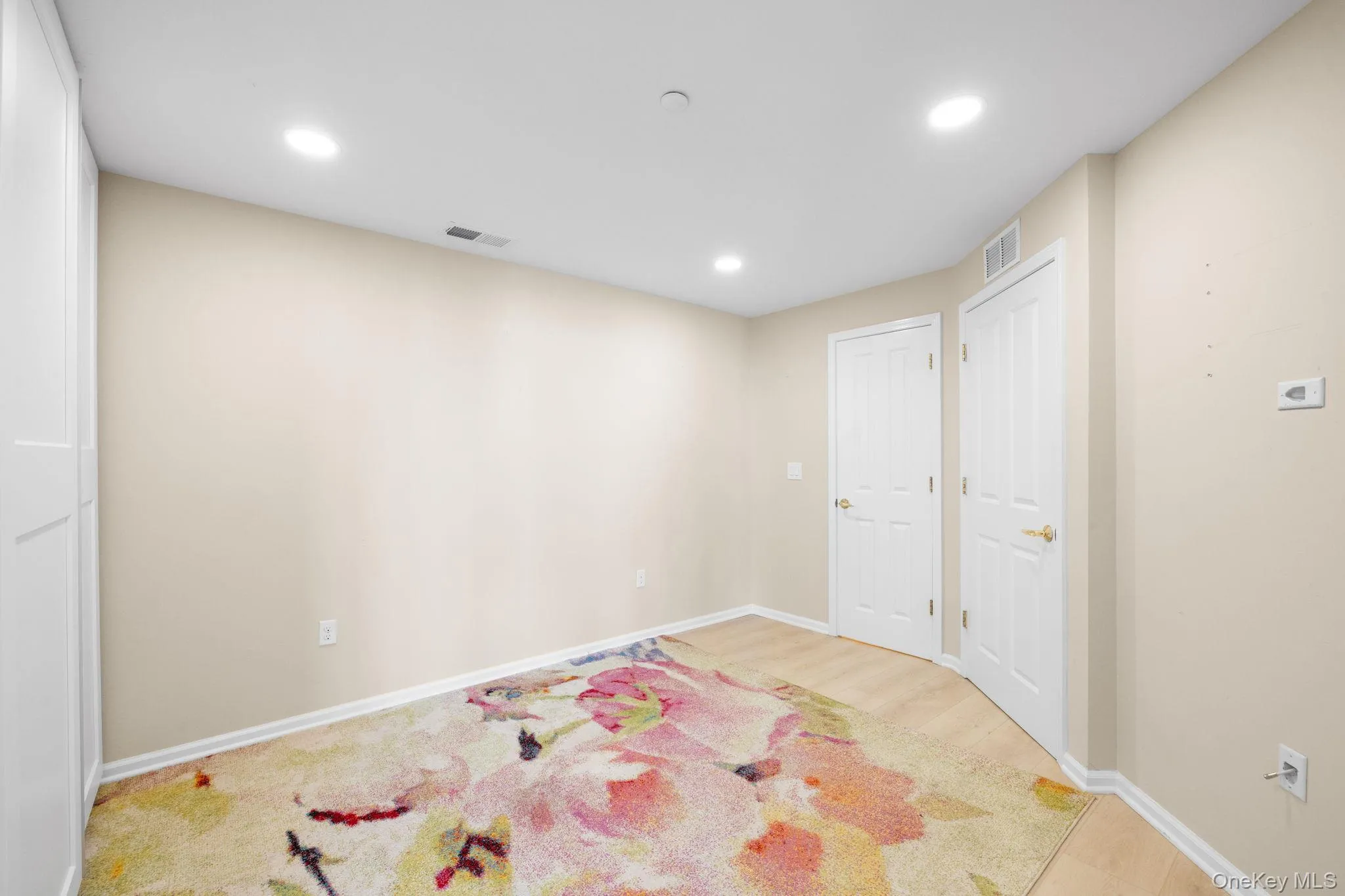 1321 Round Pointe Drive, Haverstraw, NY, 1 Bedroom Bedrooms, 5 Rooms Rooms,1 BathroomBathrooms,Residential,For Rent,Round Pointe,0,1021865 1321 Round Pointe Drive, Haverstraw, NY, 1 Bedroom Bedrooms, 5 Rooms Rooms,1 BathroomBathrooms,Residential,For Rent,Round Pointe,0,1021865