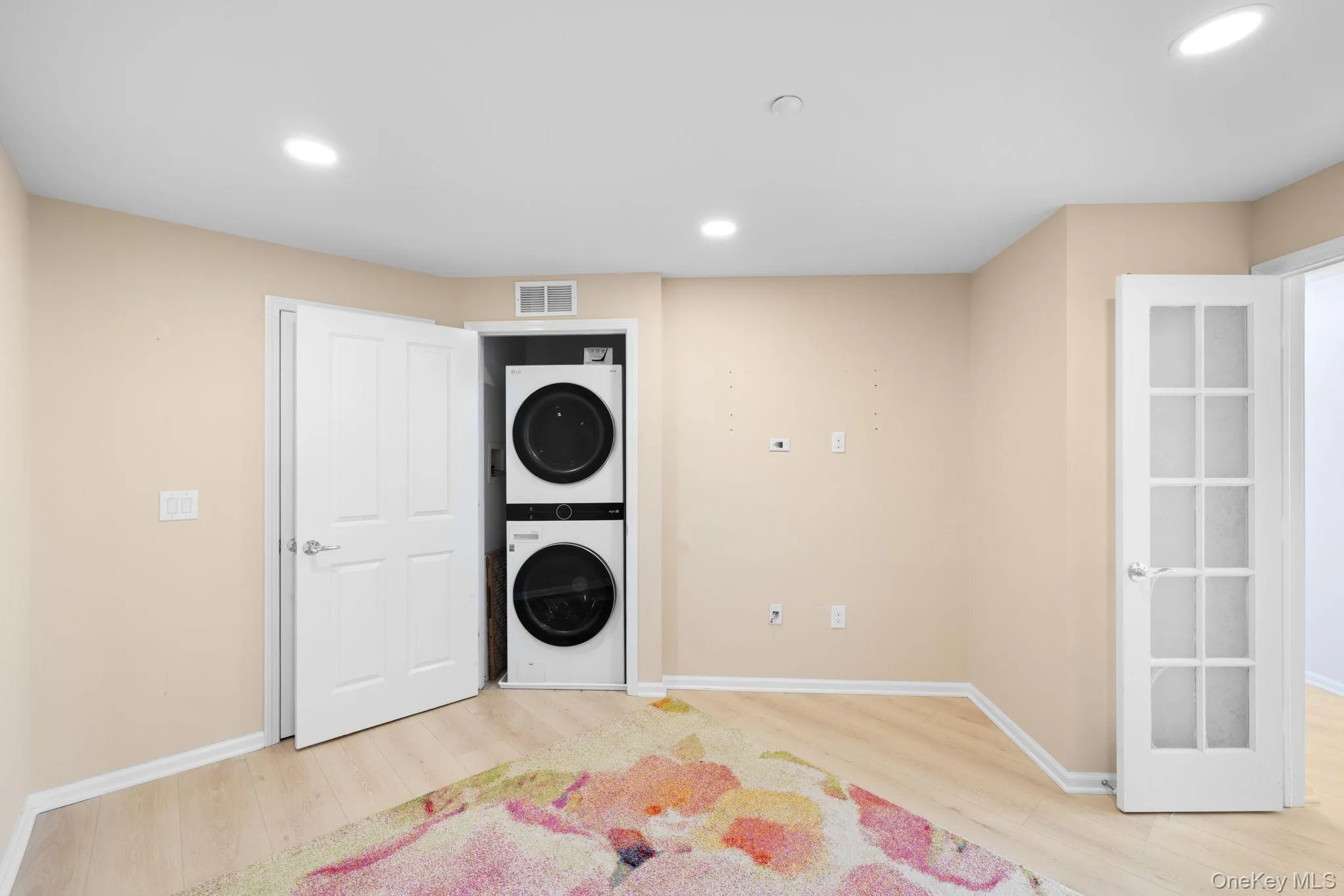 1321 Round Pointe Drive, Haverstraw, NY, 1 Bedroom Bedrooms, 5 Rooms Rooms,1 BathroomBathrooms,Residential,For Rent,Round Pointe,0,1021865 1321 Round Pointe Drive, Haverstraw, NY, 1 Bedroom Bedrooms, 5 Rooms Rooms,1 BathroomBathrooms,Residential,For Rent,Round Pointe,0,1021865