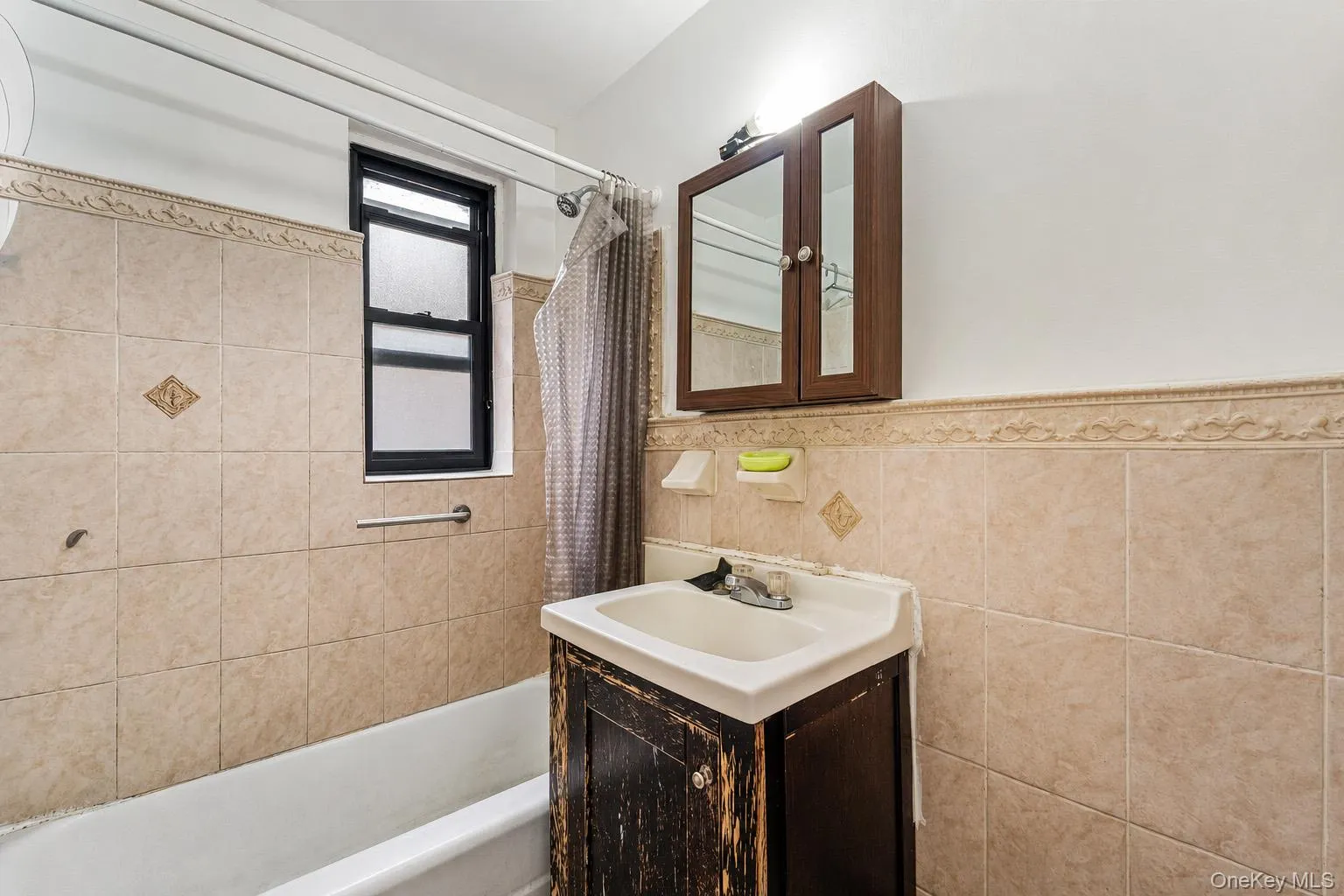 132-35 Sanford Avenue, New York, NY, 2 Bedrooms Bedrooms, 5 Rooms Rooms,1 BathroomBathrooms,Residential,For Rent,Sanford,0,1021867 132-35 Sanford Avenue, New York, NY, 2 Bedrooms Bedrooms, 5 Rooms Rooms,1 BathroomBathrooms,Residential,For Rent,Sanford,0,1021867