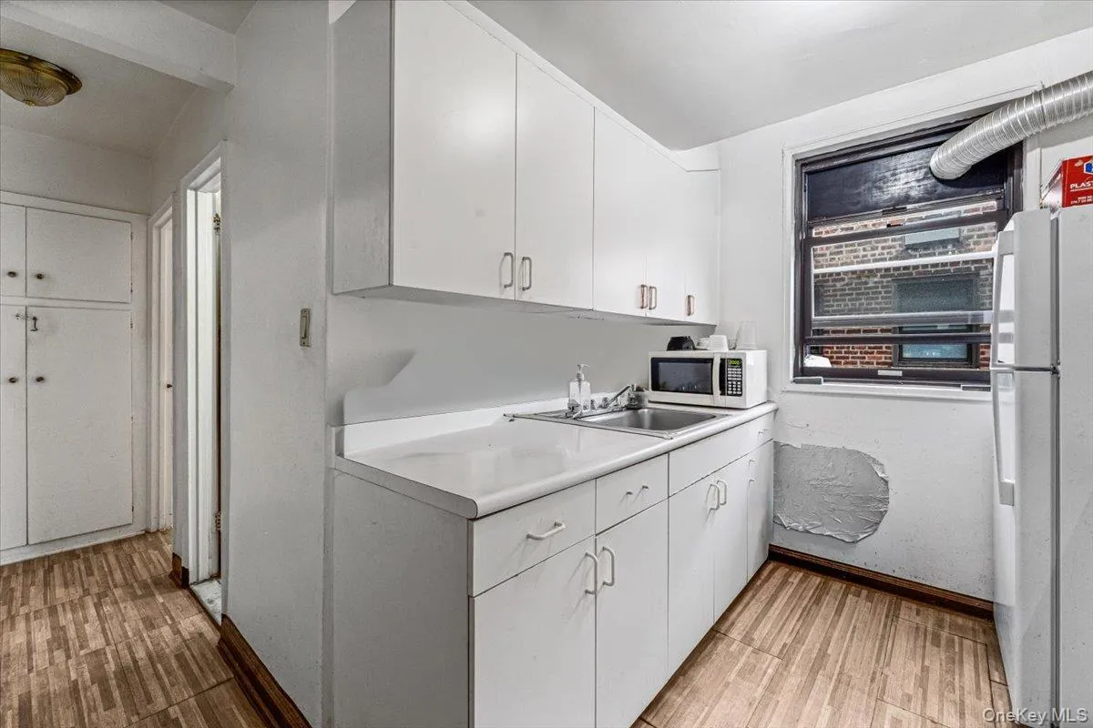132-35 Sanford Avenue, New York, NY, 2 Bedrooms Bedrooms, 5 Rooms Rooms,1 BathroomBathrooms,Residential,For Rent,Sanford,0,1021867 132-35 Sanford Avenue, New York, NY, 2 Bedrooms Bedrooms, 5 Rooms Rooms,1 BathroomBathrooms,Residential,For Rent,Sanford,0,1021867