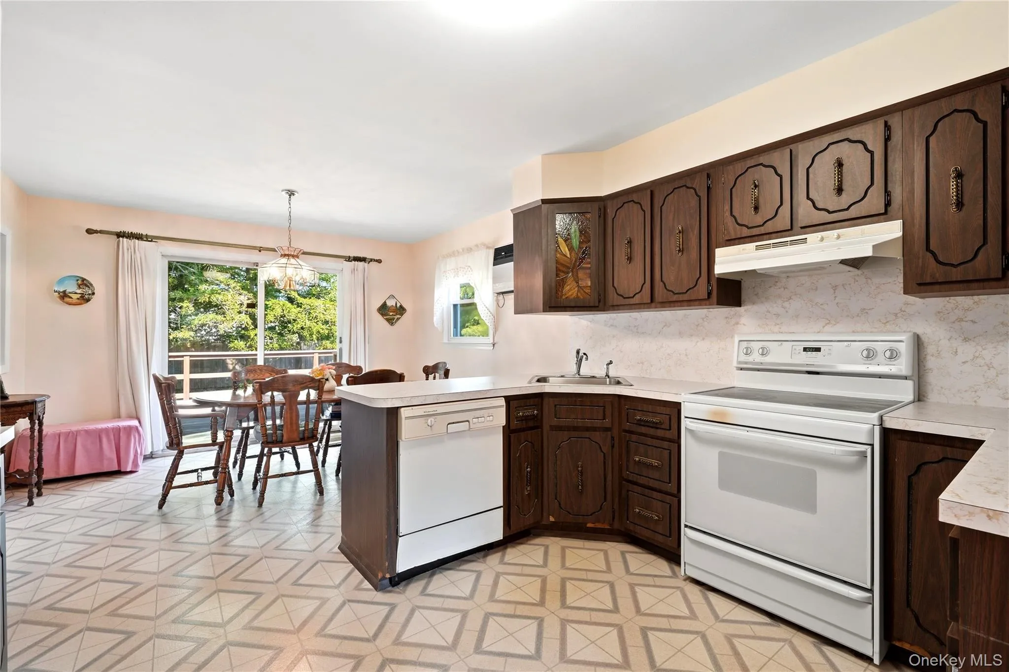 398 Ocean Avenue, Oyster Bay, NY, 3 Bedrooms Bedrooms, 6 Rooms Rooms,1 BathroomBathrooms,Residential,For Rent,Ocean,0,1021869 398 Ocean Avenue, Oyster Bay, NY, 3 Bedrooms Bedrooms, 6 Rooms Rooms,1 BathroomBathrooms,Residential,For Rent,Ocean,0,1021869