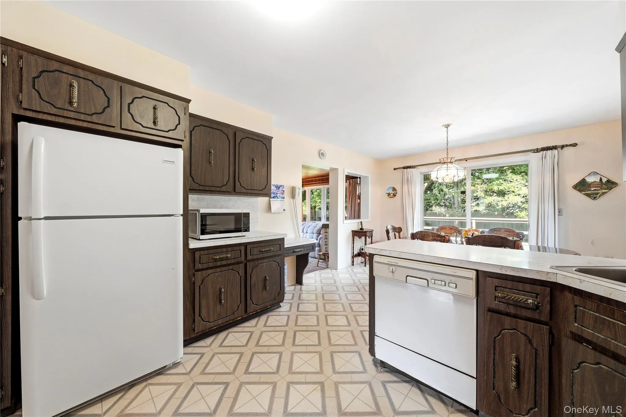 398 Ocean Avenue, Oyster Bay, NY, 3 Bedrooms Bedrooms, 6 Rooms Rooms,1 BathroomBathrooms,Residential,For Rent,Ocean,0,1021869 398 Ocean Avenue, Oyster Bay, NY, 3 Bedrooms Bedrooms, 6 Rooms Rooms,1 BathroomBathrooms,Residential,For Rent,Ocean,0,1021869