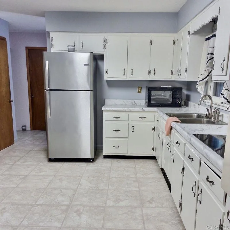 78 Brothers Road, Wappinger, NY, 4 Bedrooms Bedrooms, 12 Rooms Rooms,2 BathroomsBathrooms,Residential,For Rent,Brothers,0,1021892 78 Brothers Road, Wappinger, NY, 4 Bedrooms Bedrooms, 12 Rooms Rooms,2 BathroomsBathrooms,Residential,For Rent,Brothers,0,1021892