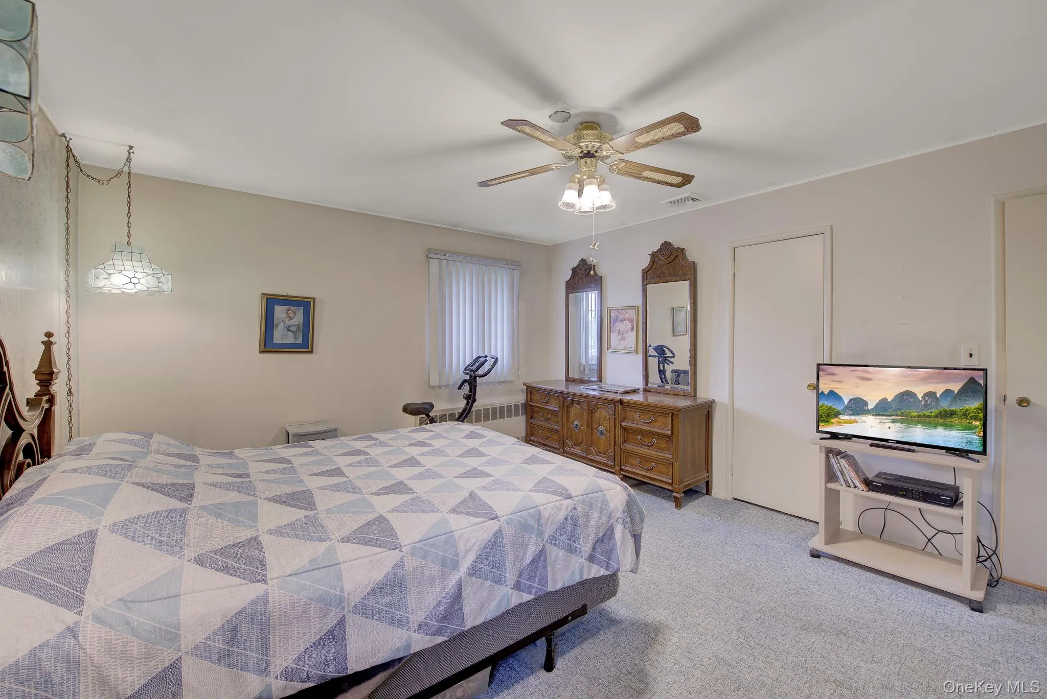 38 Center Drive, Oyster Bay, NY, 3 Bedrooms Bedrooms, 7 Rooms Rooms,2 BathroomsBathrooms,Residential,For Rent,Center,0,1021896 38 Center Drive, Oyster Bay, NY, 3 Bedrooms Bedrooms, 7 Rooms Rooms,2 BathroomsBathrooms,Residential,For Rent,Center,0,1021896