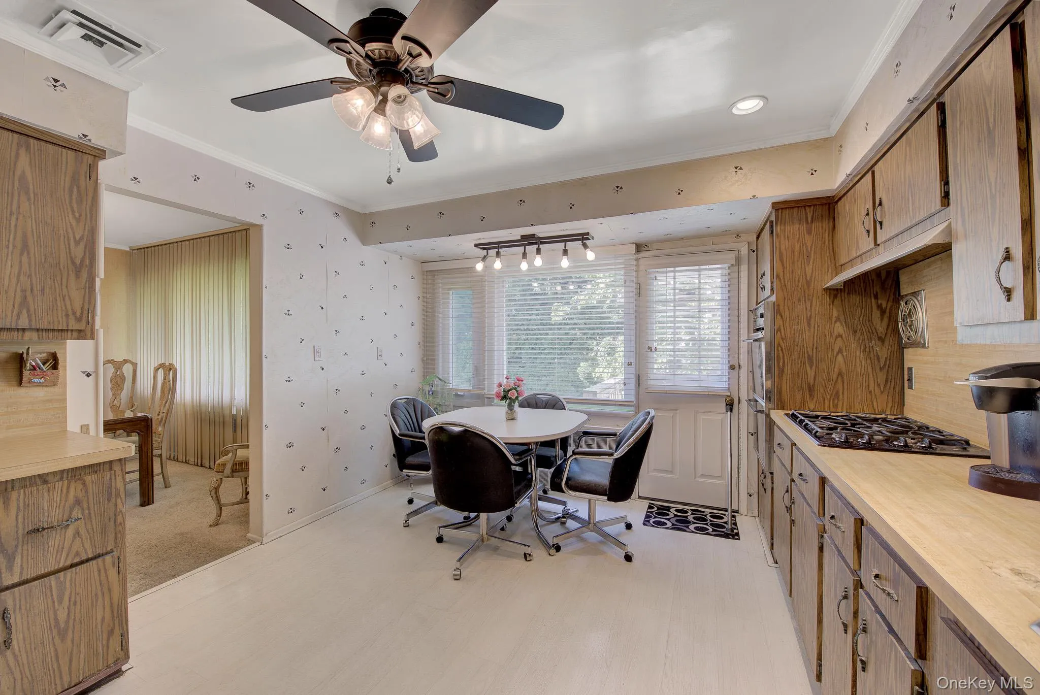 38 Center Drive, Oyster Bay, NY, 3 Bedrooms Bedrooms, 7 Rooms Rooms,2 BathroomsBathrooms,Residential,For Rent,Center,0,1021896 38 Center Drive, Oyster Bay, NY, 3 Bedrooms Bedrooms, 7 Rooms Rooms,2 BathroomsBathrooms,Residential,For Rent,Center,0,1021896
