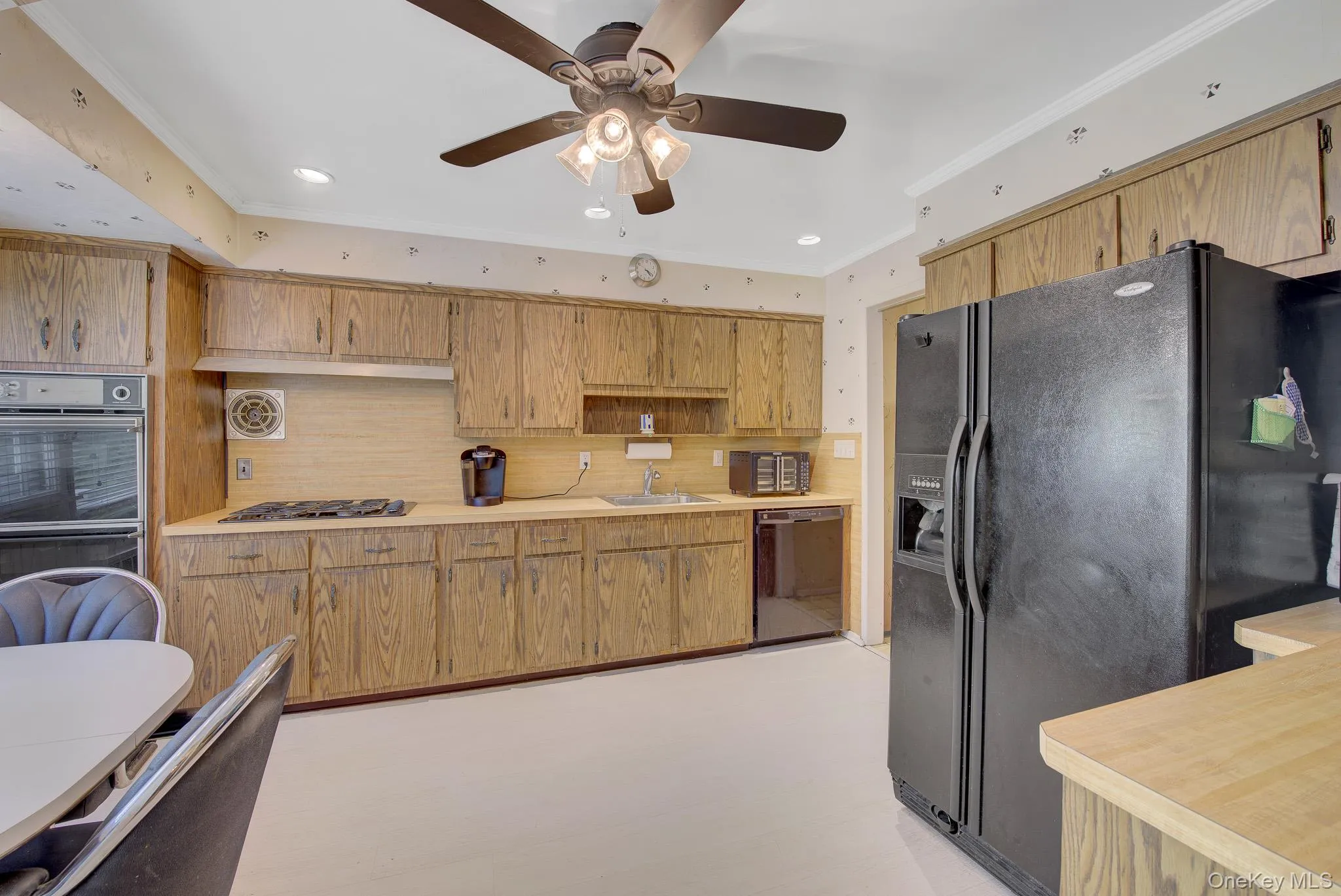38 Center Drive, Oyster Bay, NY, 3 Bedrooms Bedrooms, 7 Rooms Rooms,2 BathroomsBathrooms,Residential,For Rent,Center,0,1021896 38 Center Drive, Oyster Bay, NY, 3 Bedrooms Bedrooms, 7 Rooms Rooms,2 BathroomsBathrooms,Residential,For Rent,Center,0,1021896