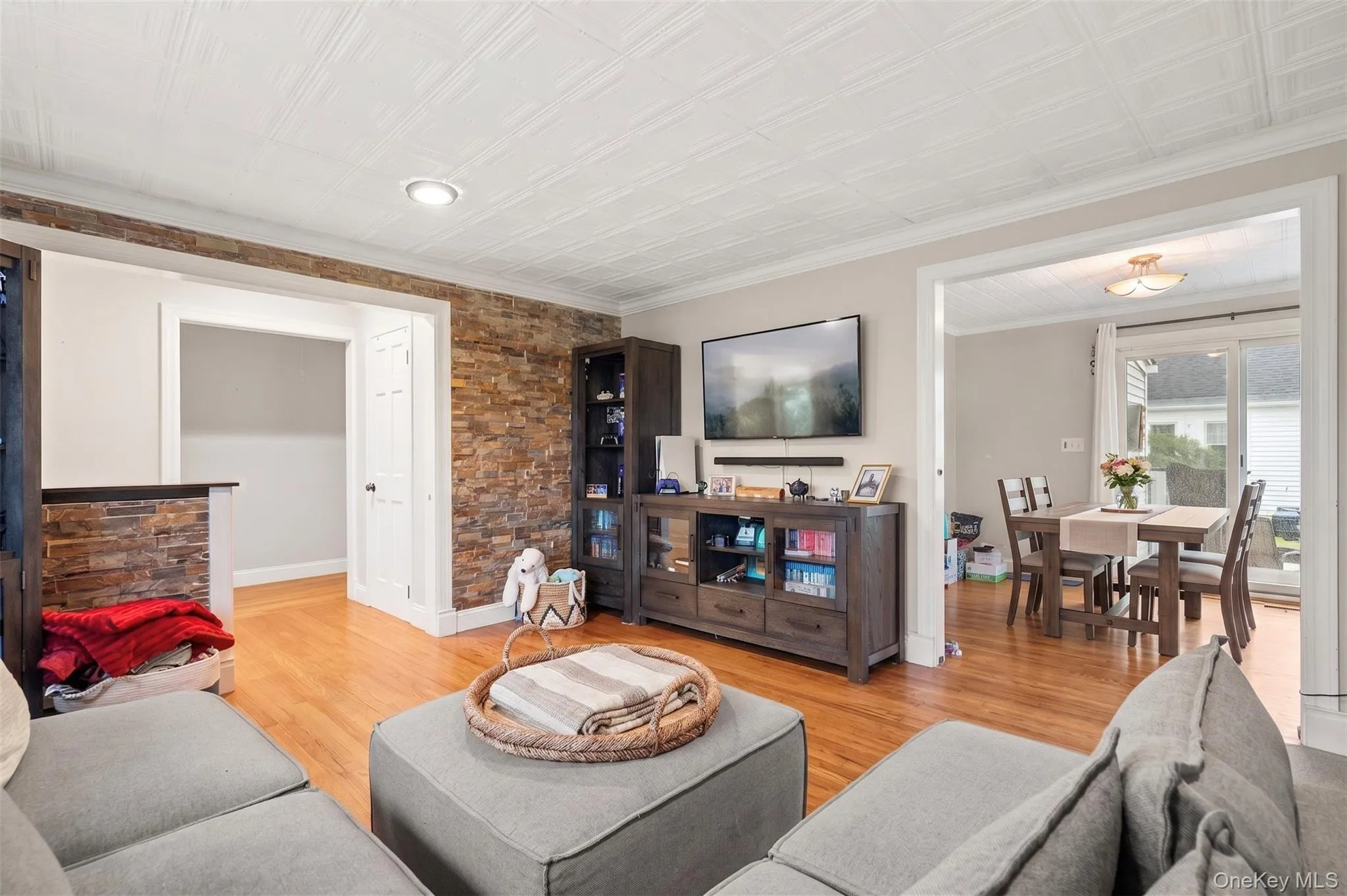 20 Seacrest Avenue, Babylon, NY, 3 Bedrooms Bedrooms, 7 Rooms Rooms,1 BathroomBathrooms,Residential,For Rent,Seacrest,0,1021897 20 Seacrest Avenue, Babylon, NY, 3 Bedrooms Bedrooms, 7 Rooms Rooms,1 BathroomBathrooms,Residential,For Rent,Seacrest,0,1021897