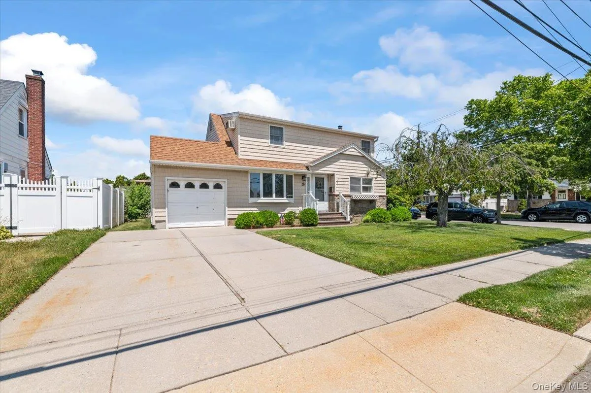 29 Edward Street, Oyster Bay, NY, 4 Bedrooms Bedrooms, 8 Rooms Rooms,2 BathroomsBathrooms,Residential,For Rent,Edward,0,1021902 29 Edward Street, Oyster Bay, NY, 4 Bedrooms Bedrooms, 8 Rooms Rooms,2 BathroomsBathrooms,Residential,For Rent,Edward,0,1021902