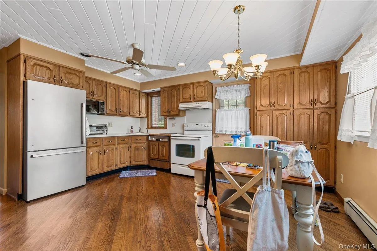 29 Edward Street, Oyster Bay, NY, 4 Bedrooms Bedrooms, 8 Rooms Rooms,2 BathroomsBathrooms,Residential,For Rent,Edward,0,1021902 29 Edward Street, Oyster Bay, NY, 4 Bedrooms Bedrooms, 8 Rooms Rooms,2 BathroomsBathrooms,Residential,For Rent,Edward,0,1021902
