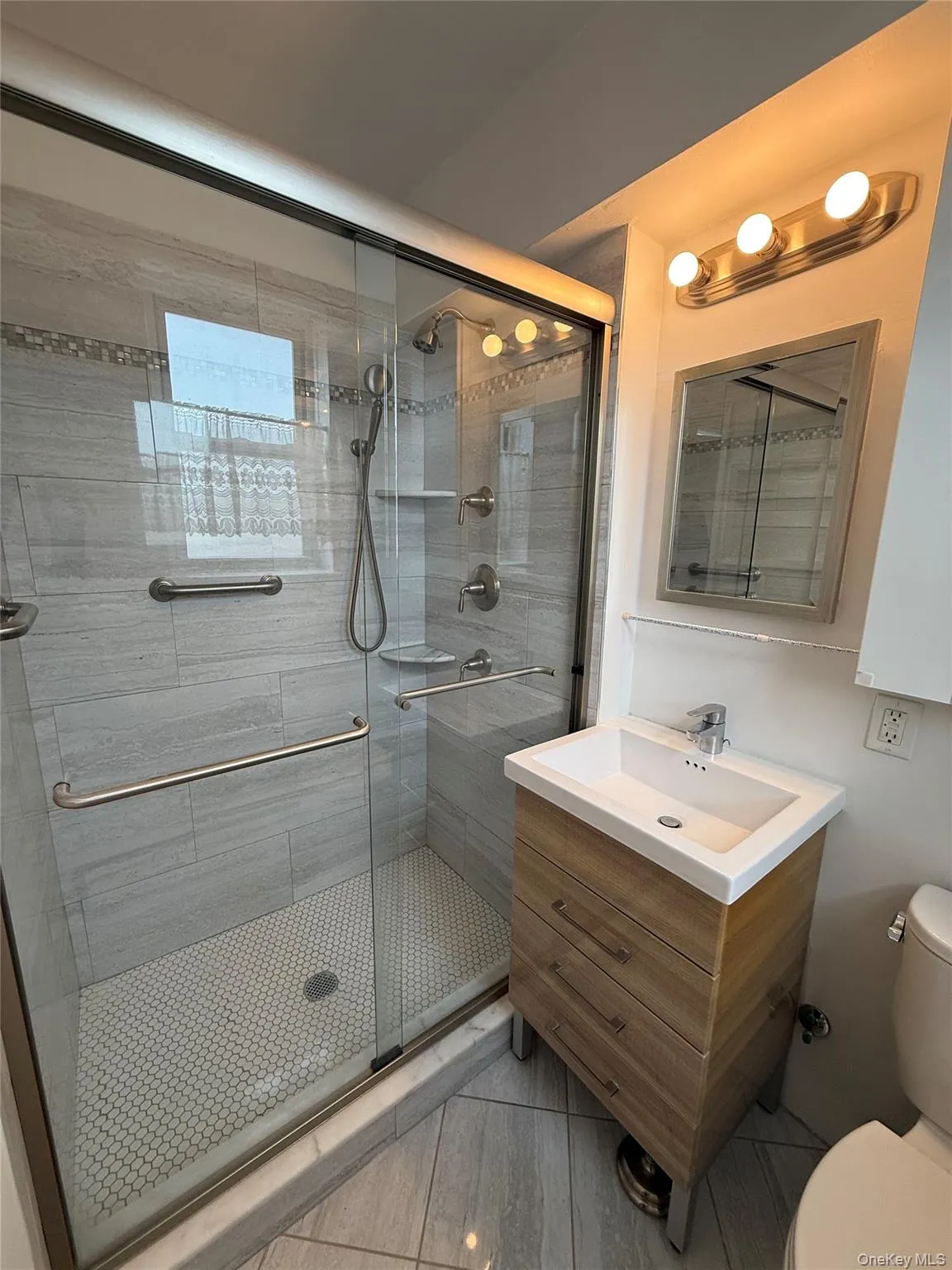 120 Hartsdale Avenue, Greenburgh, NY, 2 Bedrooms Bedrooms, 5 Rooms Rooms,2 BathroomsBathrooms,Residential,For Rent,Avenue,0,1021909 120 Hartsdale Avenue, Greenburgh, NY, 2 Bedrooms Bedrooms, 5 Rooms Rooms,2 BathroomsBathrooms,Residential,For Rent,Avenue,0,1021909