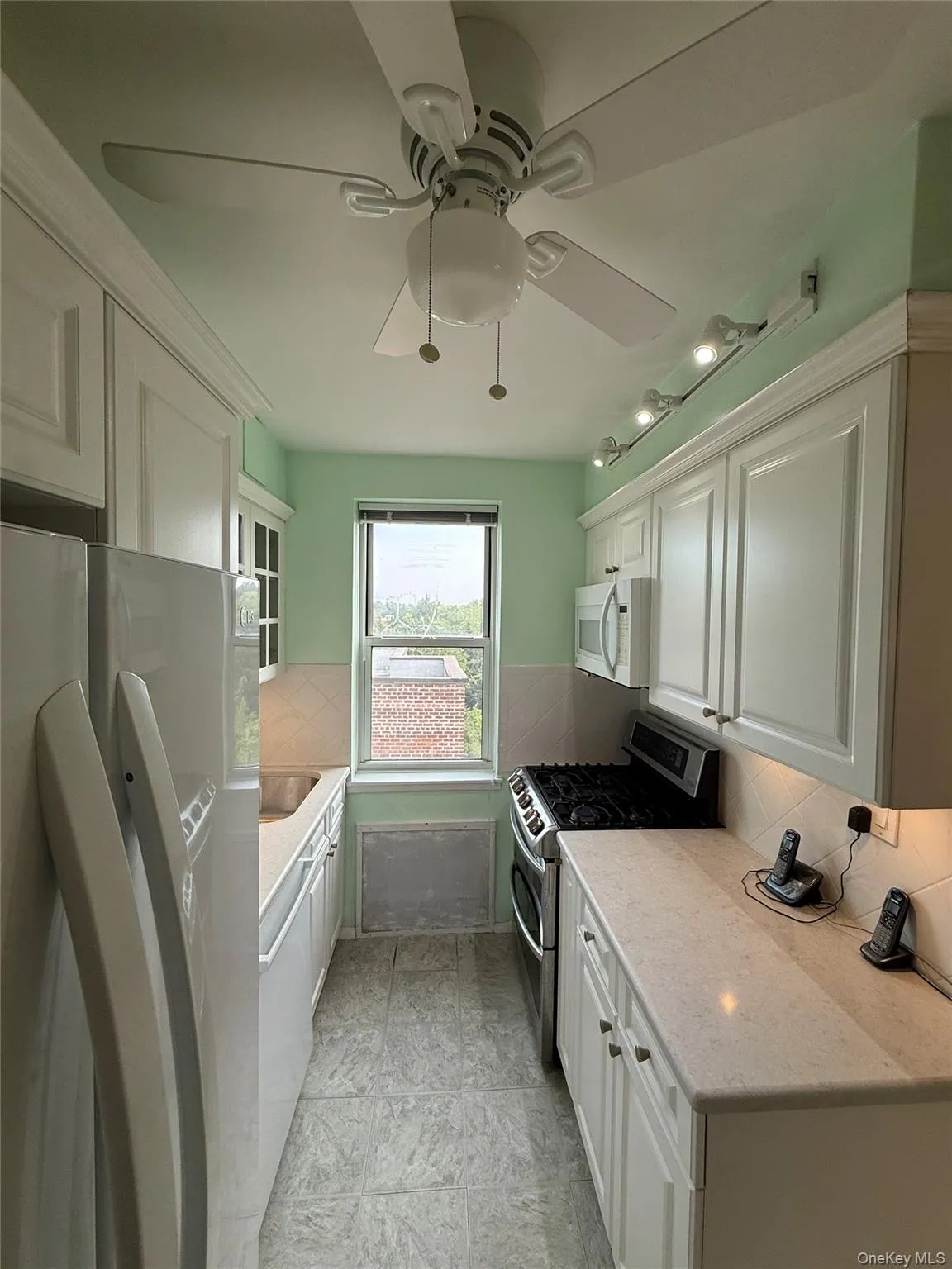 120 Hartsdale Avenue, Greenburgh, NY, 2 Bedrooms Bedrooms, 5 Rooms Rooms,2 BathroomsBathrooms,Residential,For Rent,Avenue,0,1021909 120 Hartsdale Avenue, Greenburgh, NY, 2 Bedrooms Bedrooms, 5 Rooms Rooms,2 BathroomsBathrooms,Residential,For Rent,Avenue,0,1021909
