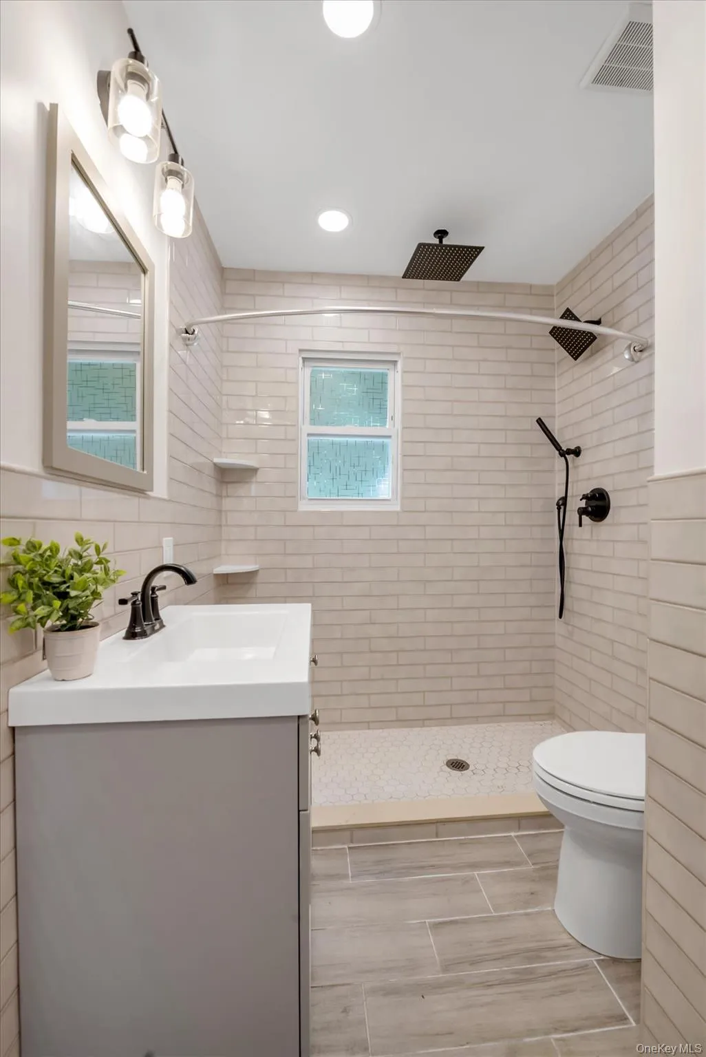 498 Farmers Avenue, Hempstead, NY, 5 Bedrooms Bedrooms, 9 Rooms Rooms,2 BathroomsBathrooms,Residential,For Rent,Farmers,0,1021912 498 Farmers Avenue, Hempstead, NY, 5 Bedrooms Bedrooms, 9 Rooms Rooms,2 BathroomsBathrooms,Residential,For Rent,Farmers,0,1021912