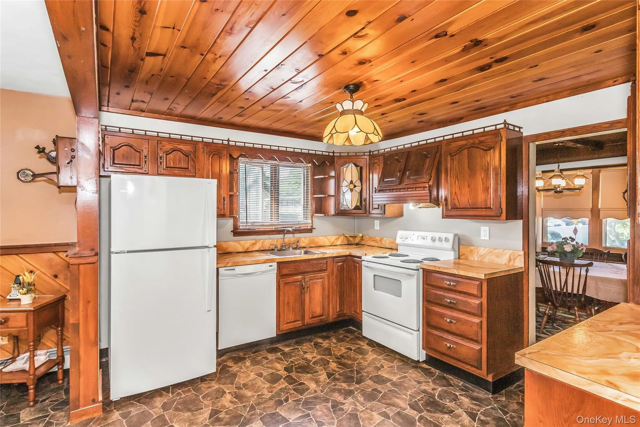 9 Kays Court, Babylon, NY, 2 Bedrooms Bedrooms, 8 Rooms Rooms,1 BathroomBathrooms,Residential,For Rent,Kays,0,1021916 9 Kays Court, Babylon, NY, 2 Bedrooms Bedrooms, 8 Rooms Rooms,1 BathroomBathrooms,Residential,For Rent,Kays,0,1021916