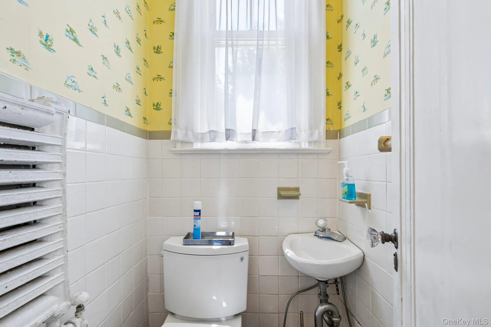 120 William Street, North Hempstead, NY, 3 Bedrooms Bedrooms, 8 Rooms Rooms,2 BathroomsBathrooms,Residential,For Rent,William,0,1021923 120 William Street, North Hempstead, NY, 3 Bedrooms Bedrooms, 8 Rooms Rooms,2 BathroomsBathrooms,Residential,For Rent,William,0,1021923