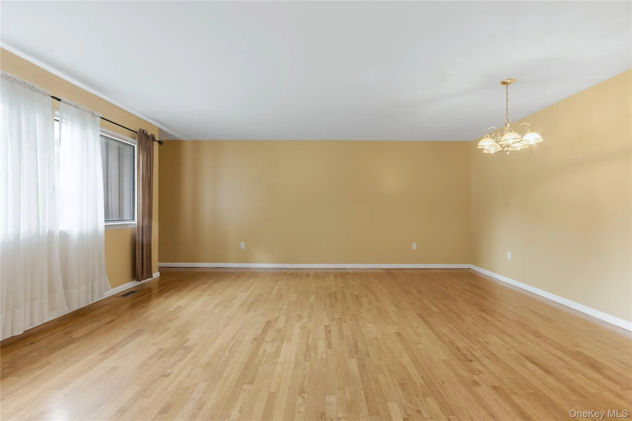 Living/Dining Room Living/Dining Room