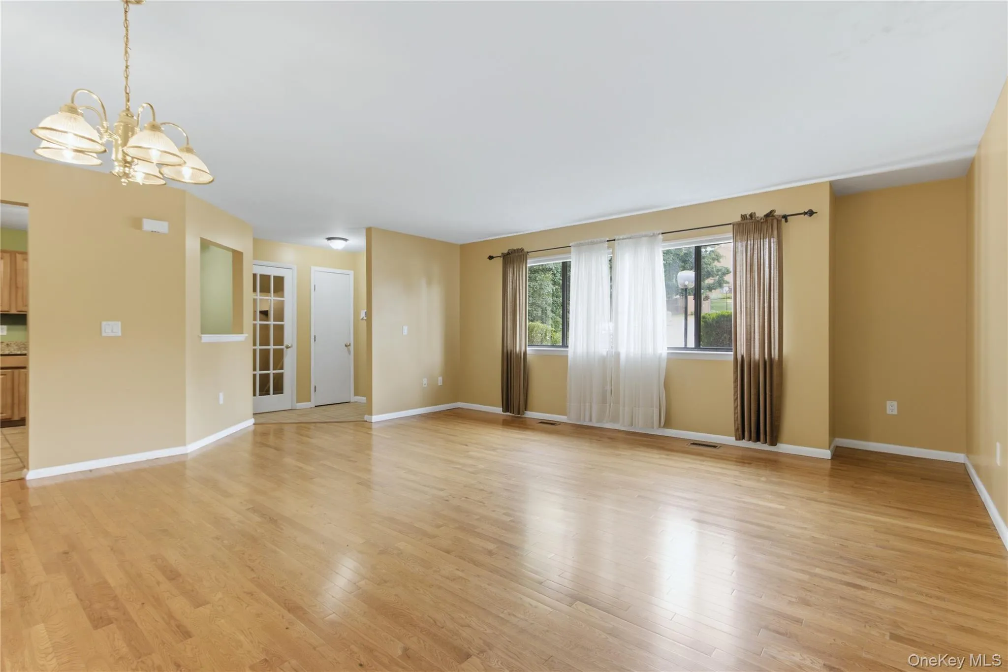 Living/Dining Room Living/Dining Room