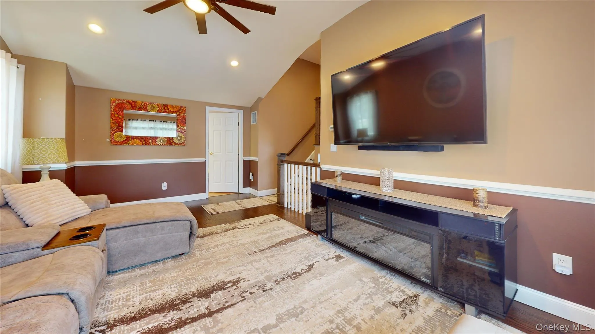 A vaulted ceiling with a ceiling fan makes this space comfortable year-round! A vaulted ceiling with a ceiling fan makes this space comfortable year-round!