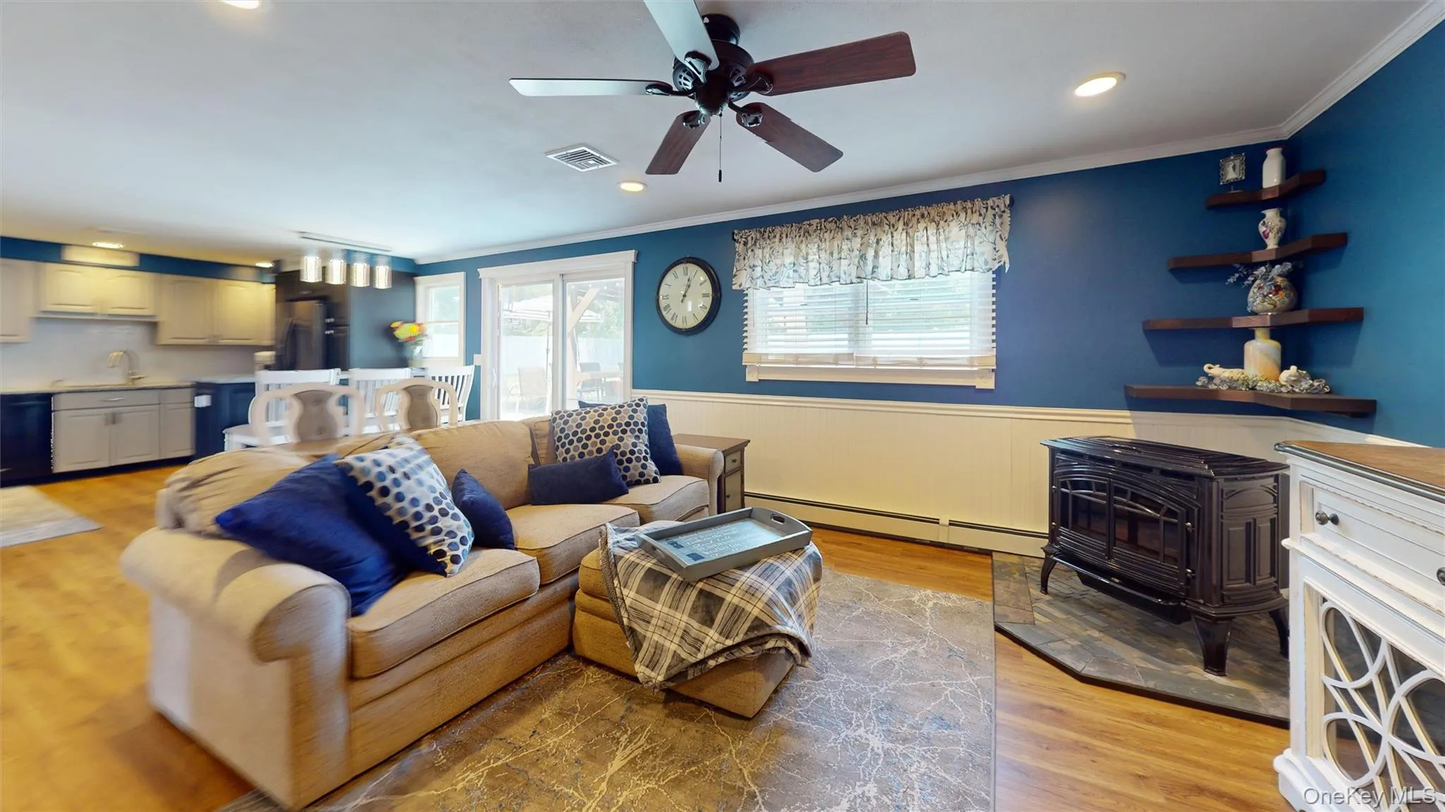 This open floor plan is inviting and very functional! This open floor plan is inviting and very functional!