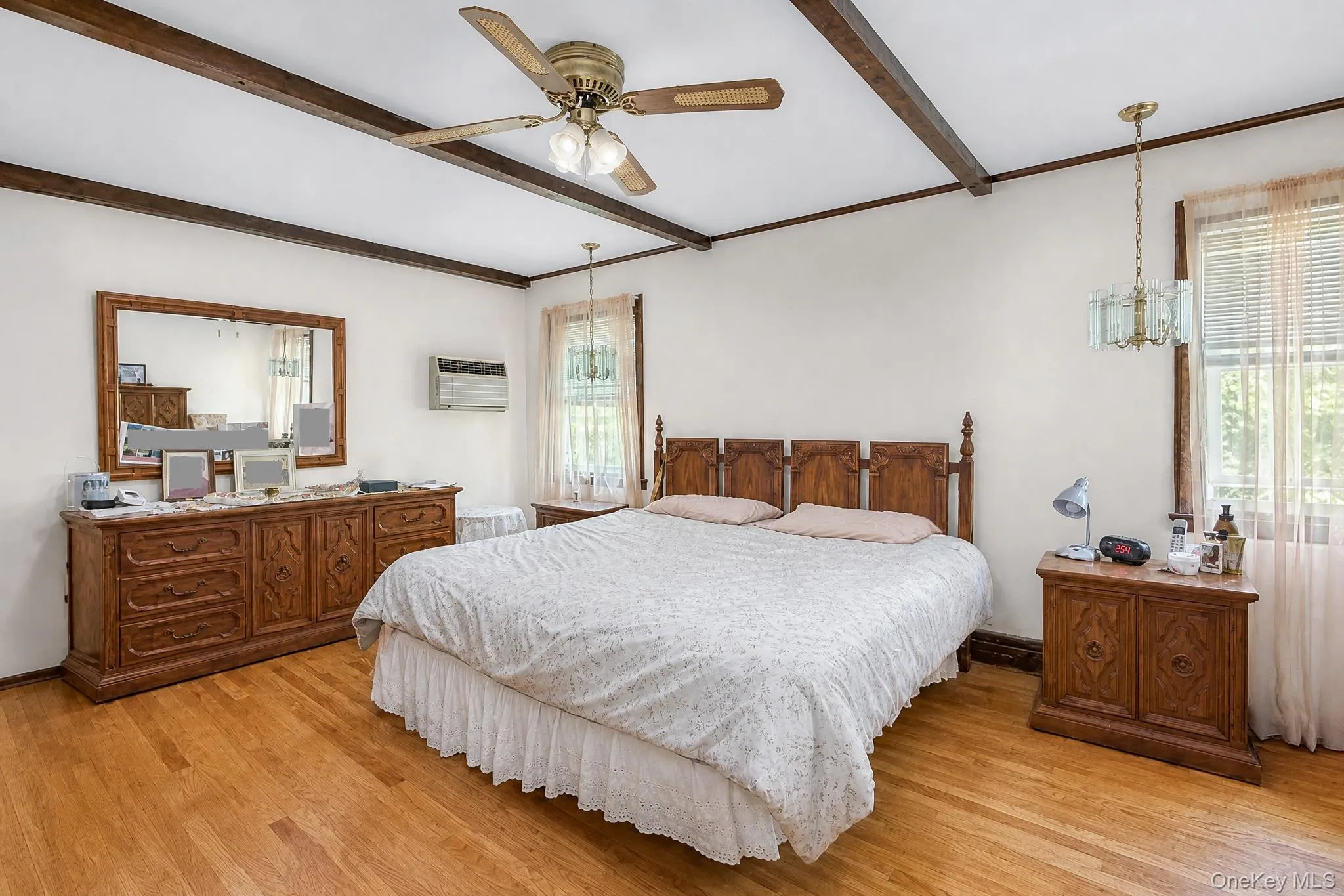 Large bedroom on second floor with 2 large closets Large bedroom on second floor with 2 large closets