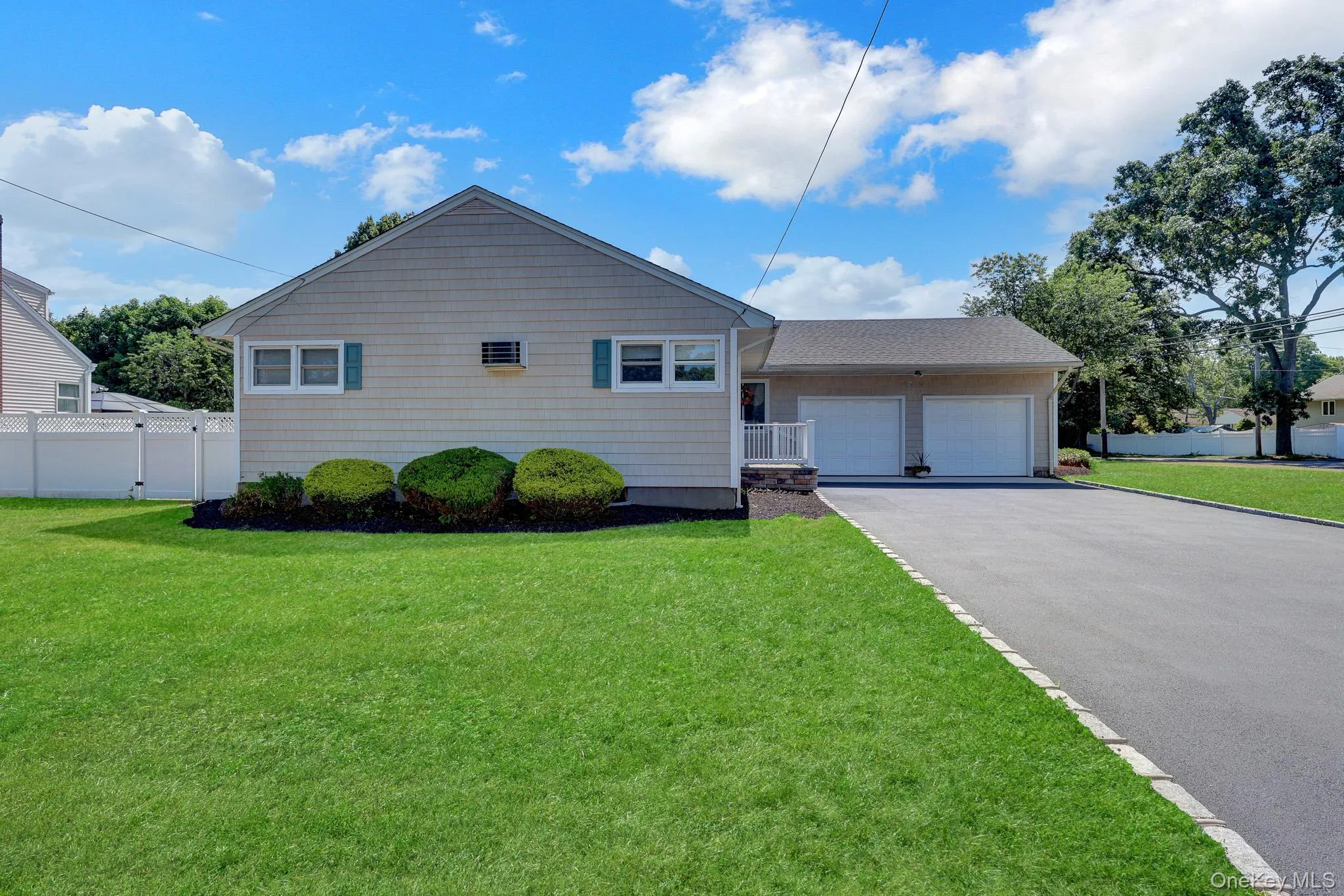 12 Bainbridge Avenue, Huntington, NY, 3 Bedrooms Bedrooms, 7 Rooms Rooms,1 BathroomBathrooms,Residential,For Rent,Bainbridge,0,1021932 12 Bainbridge Avenue, Huntington, NY, 3 Bedrooms Bedrooms, 7 Rooms Rooms,1 BathroomBathrooms,Residential,For Rent,Bainbridge,0,1021932