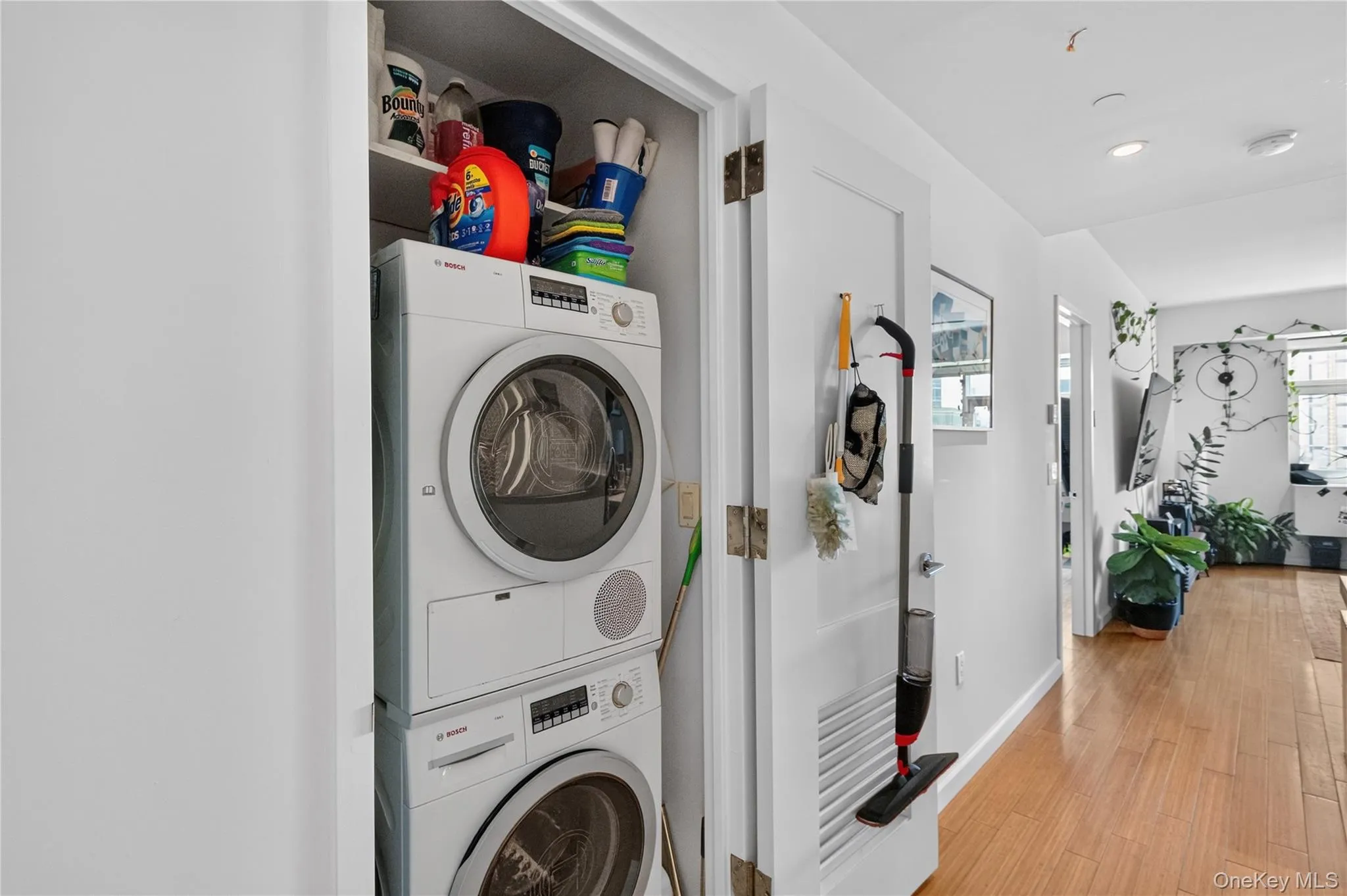 24-15 Queens Plaza, New York, NY, 2 Bedrooms Bedrooms, 5 Rooms Rooms,2 BathroomsBathrooms,Residential Lease,For Rent,Queens Plaza,0,1021939 24-15 Queens Plaza, New York, NY, 2 Bedrooms Bedrooms, 5 Rooms Rooms,2 BathroomsBathrooms,Residential Lease,For Rent,Queens Plaza,0,1021939