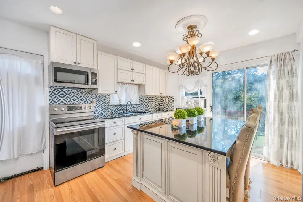 122 Dawn Road, Brookhaven, NY, 5 Bedrooms Bedrooms, 7 Rooms Rooms,4 BathroomsBathrooms,Residential,For Rent,Dawn,0,1021940 122 Dawn Road, Brookhaven, NY, 5 Bedrooms Bedrooms, 7 Rooms Rooms,4 BathroomsBathrooms,Residential,For Rent,Dawn,0,1021940