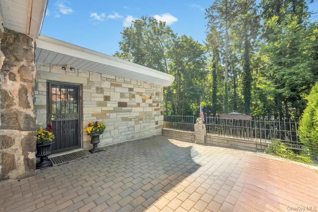122 Dawn Road, Brookhaven, NY, 5 Bedrooms Bedrooms, 7 Rooms Rooms,4 BathroomsBathrooms,Residential,For Rent,Dawn,0,1021940 122 Dawn Road, Brookhaven, NY, 5 Bedrooms Bedrooms, 7 Rooms Rooms,4 BathroomsBathrooms,Residential,For Rent,Dawn,0,1021940