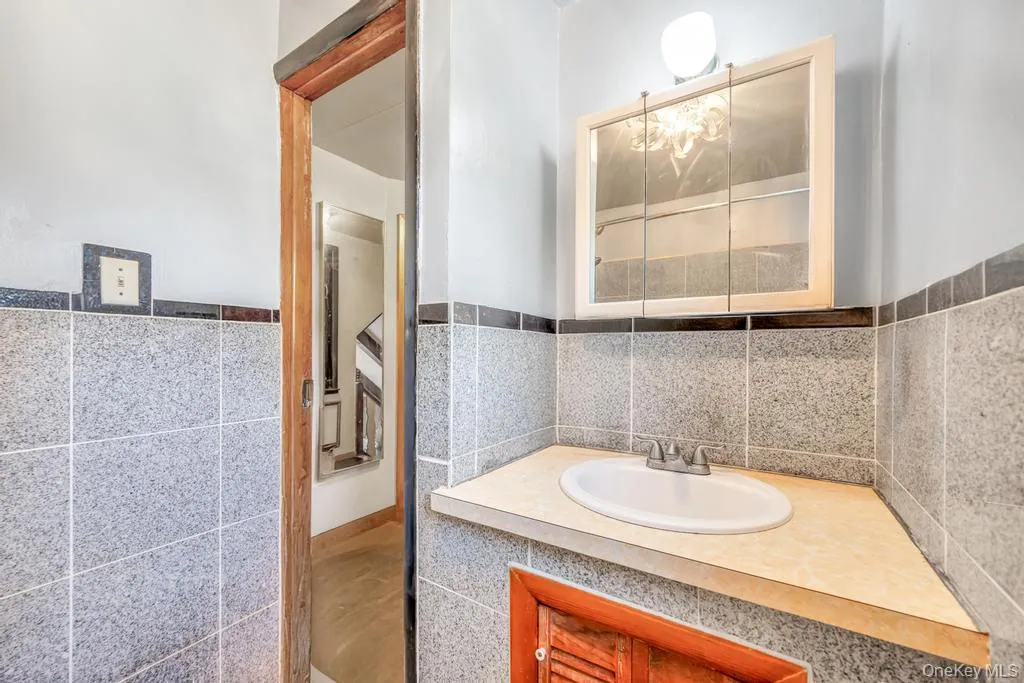 122 Dawn Road, Brookhaven, NY, 5 Bedrooms Bedrooms, 7 Rooms Rooms,4 BathroomsBathrooms,Residential,For Rent,Dawn,0,1021940 122 Dawn Road, Brookhaven, NY, 5 Bedrooms Bedrooms, 7 Rooms Rooms,4 BathroomsBathrooms,Residential,For Rent,Dawn,0,1021940