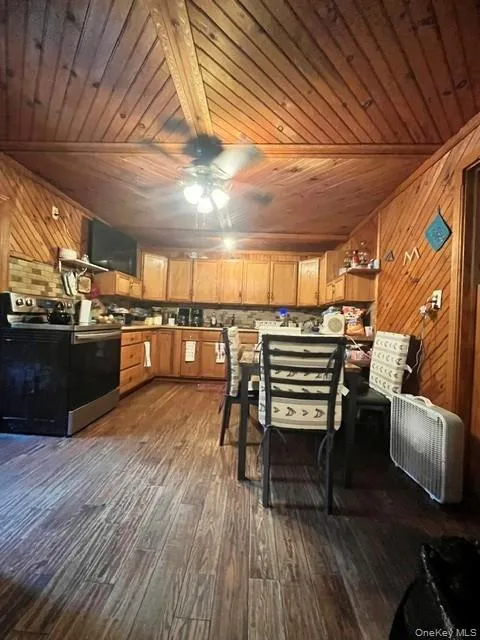 407 Hurleyville Main Street, Fallsburg, NY, 4 Bedrooms Bedrooms, 7 Rooms Rooms,2 BathroomsBathrooms,Residential,For Rent,Hurleyville Main,0,1021942 407 Hurleyville Main Street, Fallsburg, NY, 4 Bedrooms Bedrooms, 7 Rooms Rooms,2 BathroomsBathrooms,Residential,For Rent,Hurleyville Main,0,1021942