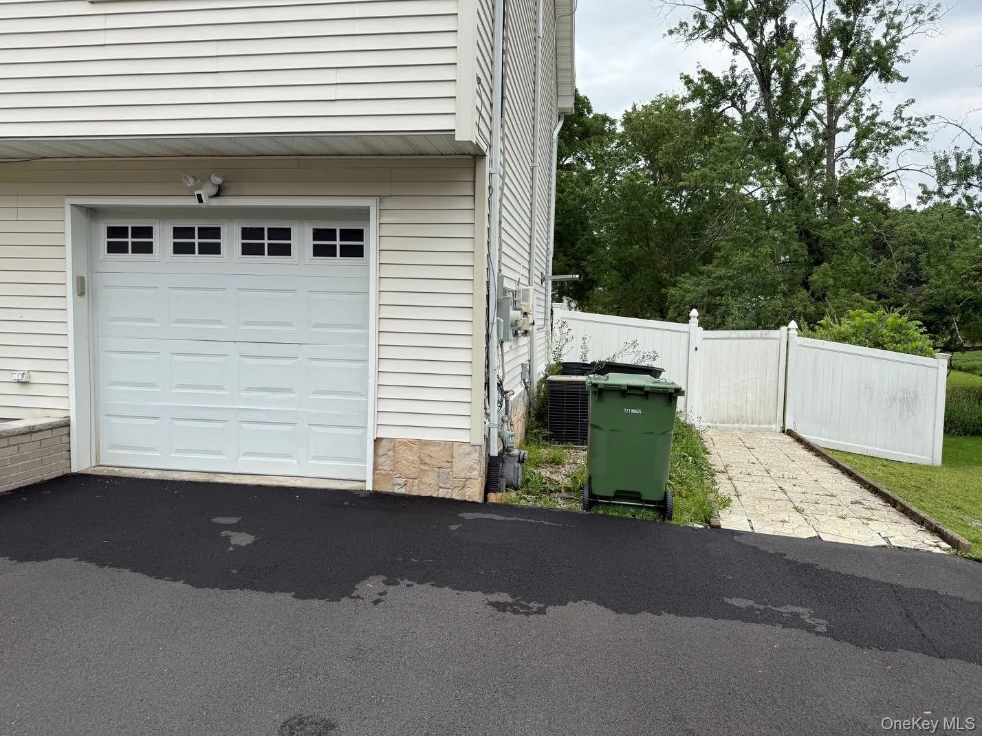 9 Ashland Avenue, Middletown, NY, 4 Bedrooms Bedrooms, 9 Rooms Rooms,3 BathroomsBathrooms,Residential Lease,For Rent,Ashland,0,1021950 9 Ashland Avenue, Middletown, NY, 4 Bedrooms Bedrooms, 9 Rooms Rooms,3 BathroomsBathrooms,Residential Lease,For Rent,Ashland,0,1021950