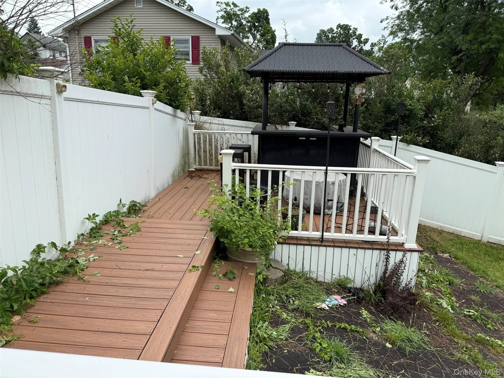 continue with deck to a tiki bar continue with deck to a tiki bar