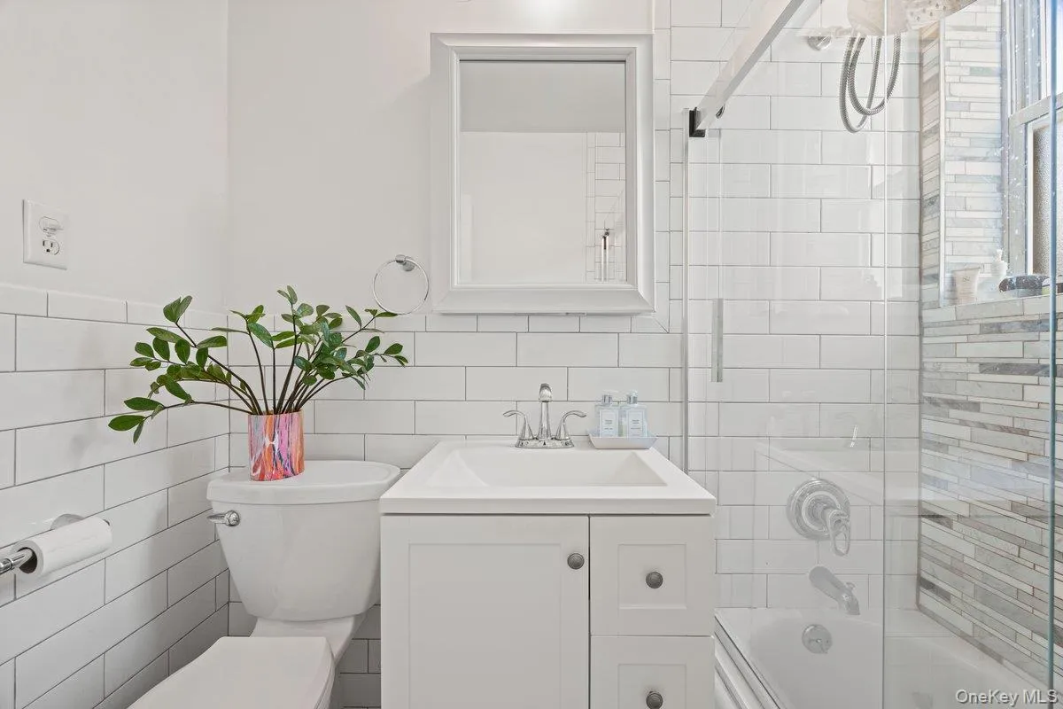 601 Kappock Street, New York, NY, 2 Bedrooms Bedrooms, 4 Rooms Rooms,1 BathroomBathrooms,Residential,For Rent,Kappock,0,1021951 601 Kappock Street, New York, NY, 2 Bedrooms Bedrooms, 4 Rooms Rooms,1 BathroomBathrooms,Residential,For Rent,Kappock,0,1021951
