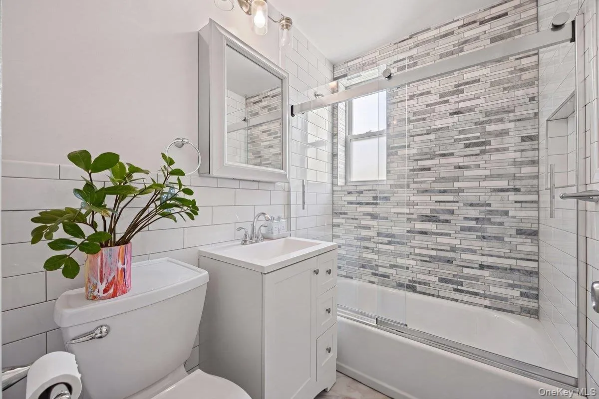 601 Kappock Street, New York, NY, 2 Bedrooms Bedrooms, 4 Rooms Rooms,1 BathroomBathrooms,Residential,For Rent,Kappock,0,1021951 601 Kappock Street, New York, NY, 2 Bedrooms Bedrooms, 4 Rooms Rooms,1 BathroomBathrooms,Residential,For Rent,Kappock,0,1021951