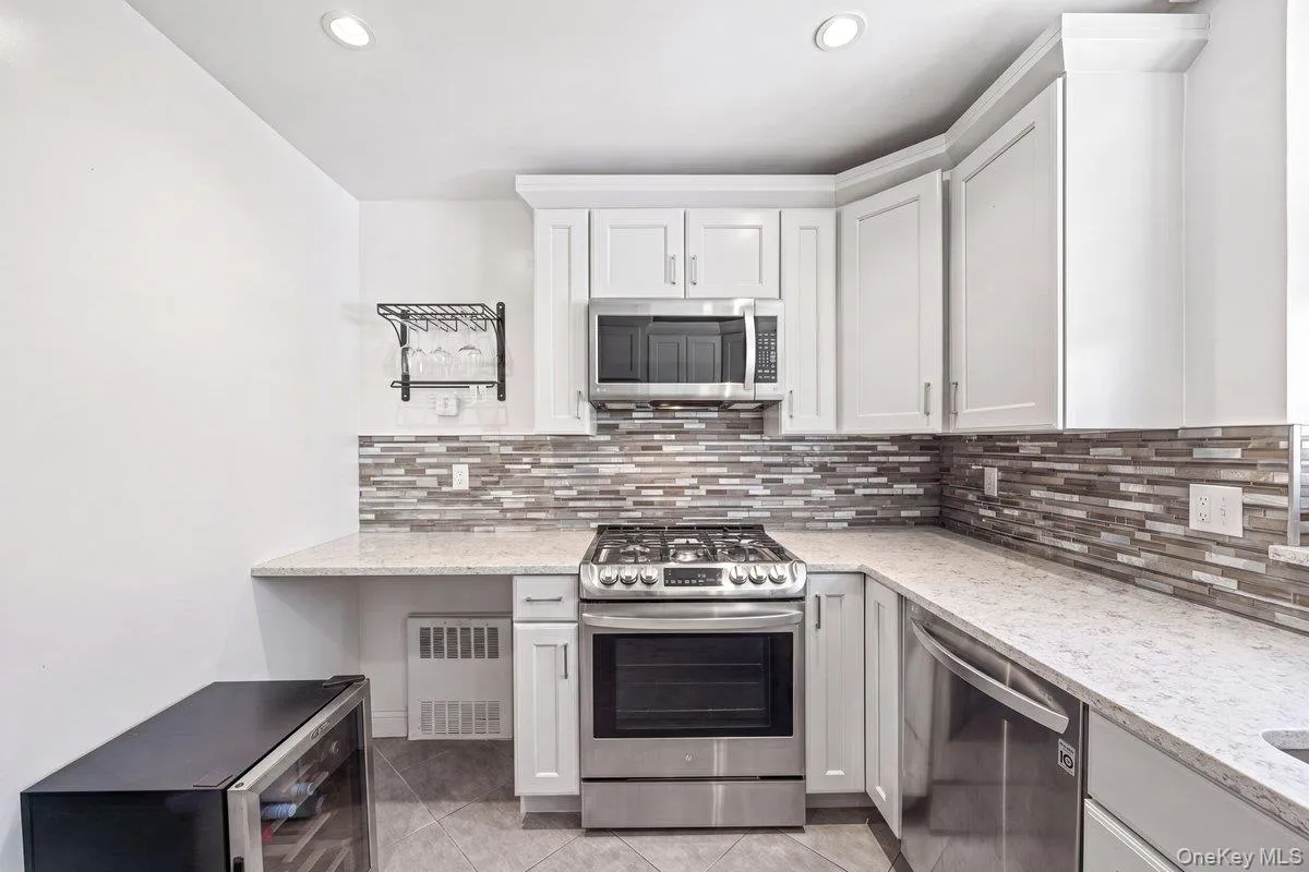 601 Kappock Street, New York, NY, 2 Bedrooms Bedrooms, 4 Rooms Rooms,1 BathroomBathrooms,Residential,For Rent,Kappock,0,1021951 601 Kappock Street, New York, NY, 2 Bedrooms Bedrooms, 4 Rooms Rooms,1 BathroomBathrooms,Residential,For Rent,Kappock,0,1021951