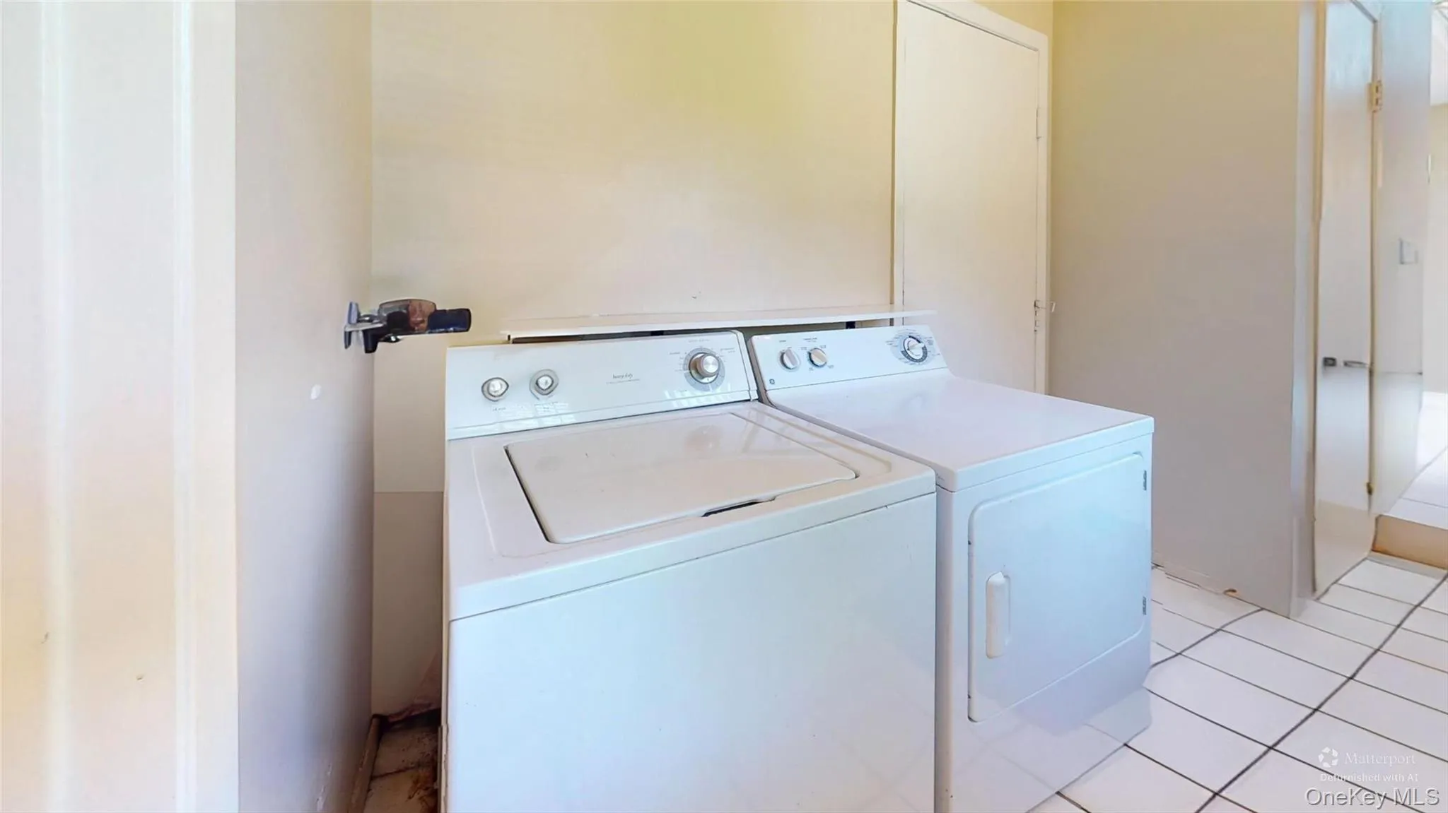 Washer & dryer are included in this purchase and are conveniently located off the garage & kitchen areas. Washer & dryer are included in this purchase and are conveniently located off the garage & kitchen areas.
