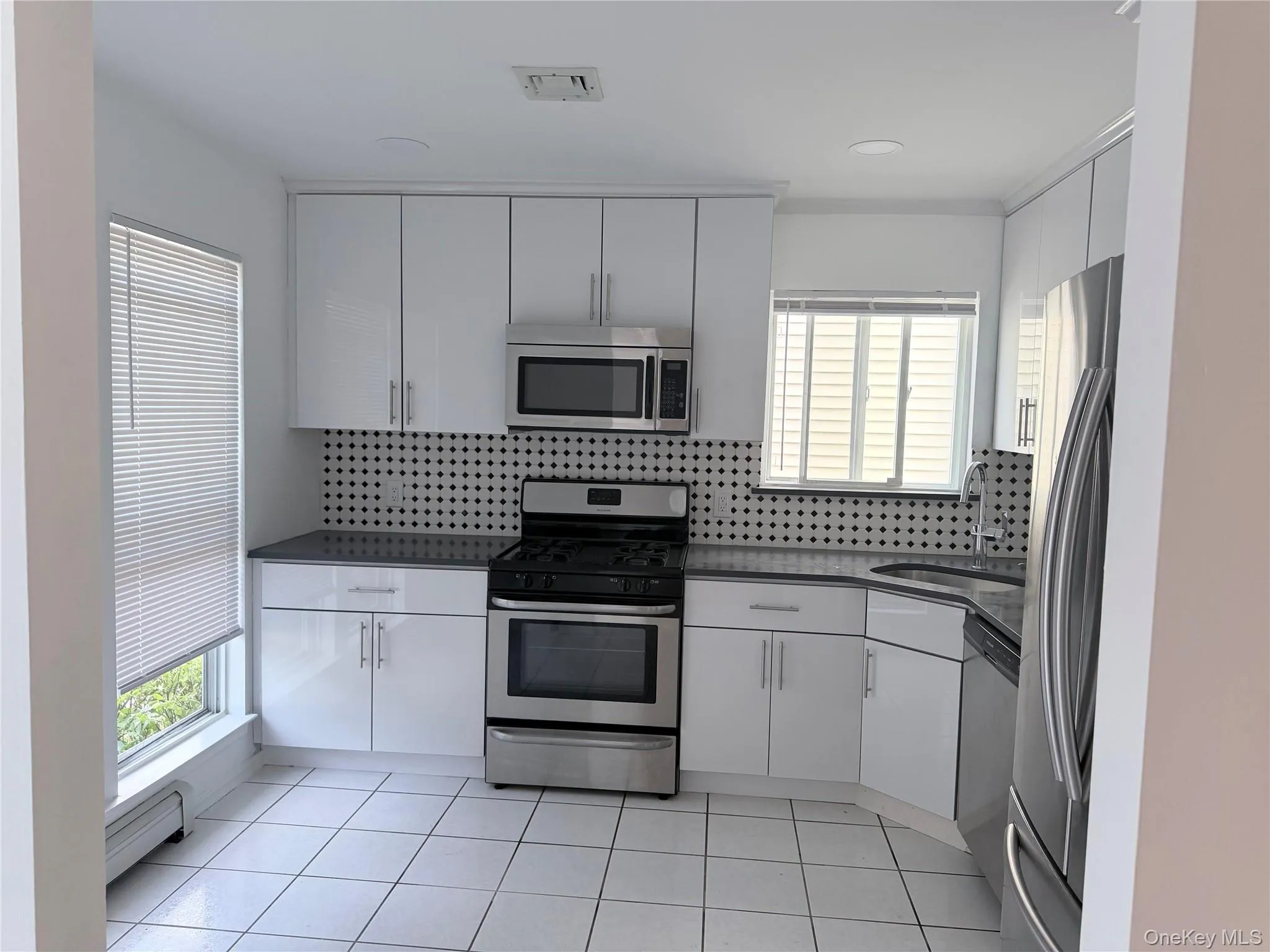62 Hickory Road, North Hempstead, NY, 3 Bedrooms Bedrooms, 7 Rooms Rooms,2 BathroomsBathrooms,Residential Lease,For Rent,Hickory,0,1021963 62 Hickory Road, North Hempstead, NY, 3 Bedrooms Bedrooms, 7 Rooms Rooms,2 BathroomsBathrooms,Residential Lease,For Rent,Hickory,0,1021963