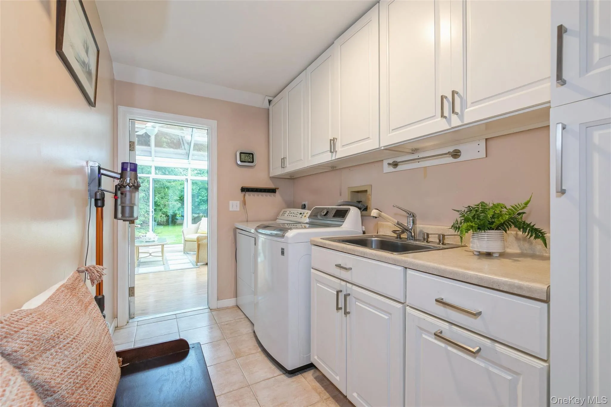 63 Meadow Road, Brookhaven, NY, 6 Bedrooms Bedrooms, 10 Rooms Rooms,5 BathroomsBathrooms,Residential,For Rent,Meadow,0,1021964 63 Meadow Road, Brookhaven, NY, 6 Bedrooms Bedrooms, 10 Rooms Rooms,5 BathroomsBathrooms,Residential,For Rent,Meadow,0,1021964