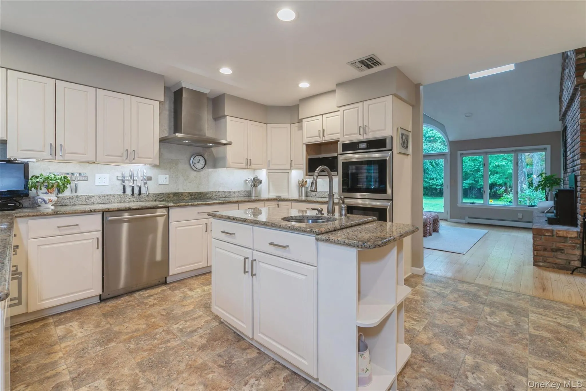 63 Meadow Road, Brookhaven, NY, 6 Bedrooms Bedrooms, 10 Rooms Rooms,5 BathroomsBathrooms,Residential,For Rent,Meadow,0,1021964 63 Meadow Road, Brookhaven, NY, 6 Bedrooms Bedrooms, 10 Rooms Rooms,5 BathroomsBathrooms,Residential,For Rent,Meadow,0,1021964